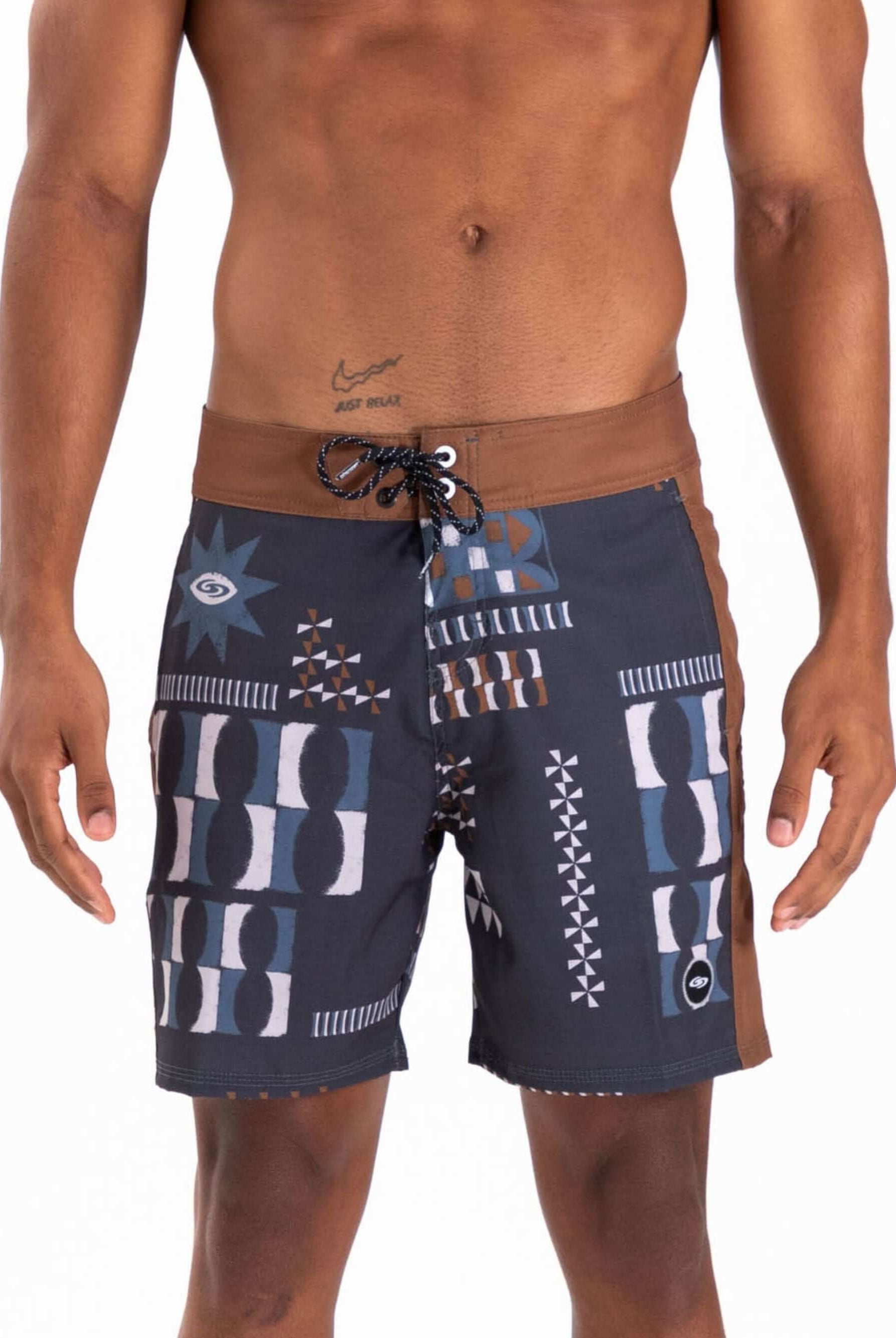 Shorts de surf BOARDWALK ROOTS NATIVE - PRETO da marca Greenish, estilo moderno com padrão colorido.
