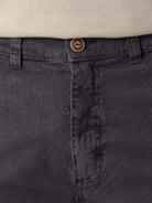 Bermuda Cargo Stone grafite da Greenish, estilo streetwear com conforto e bolsos cargo.