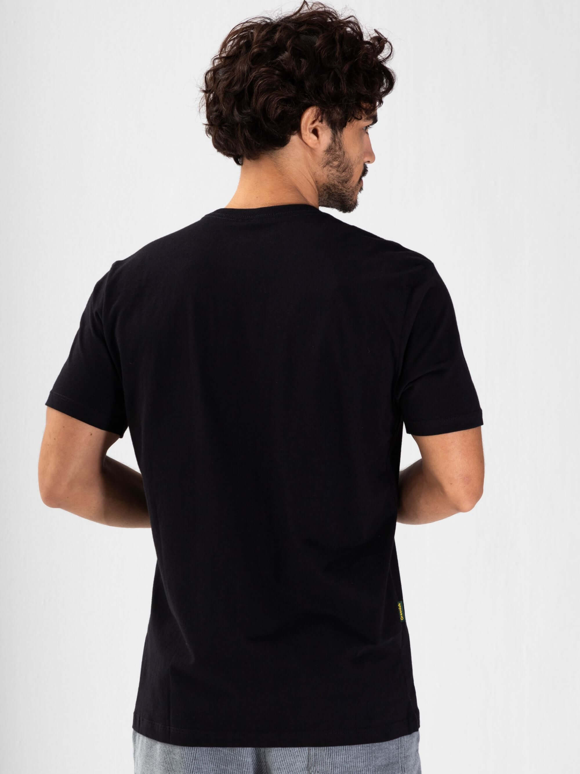 Camiseta preta Let The Sunshine In da Greenish, malha leve e confortável, ideal para uso diário.