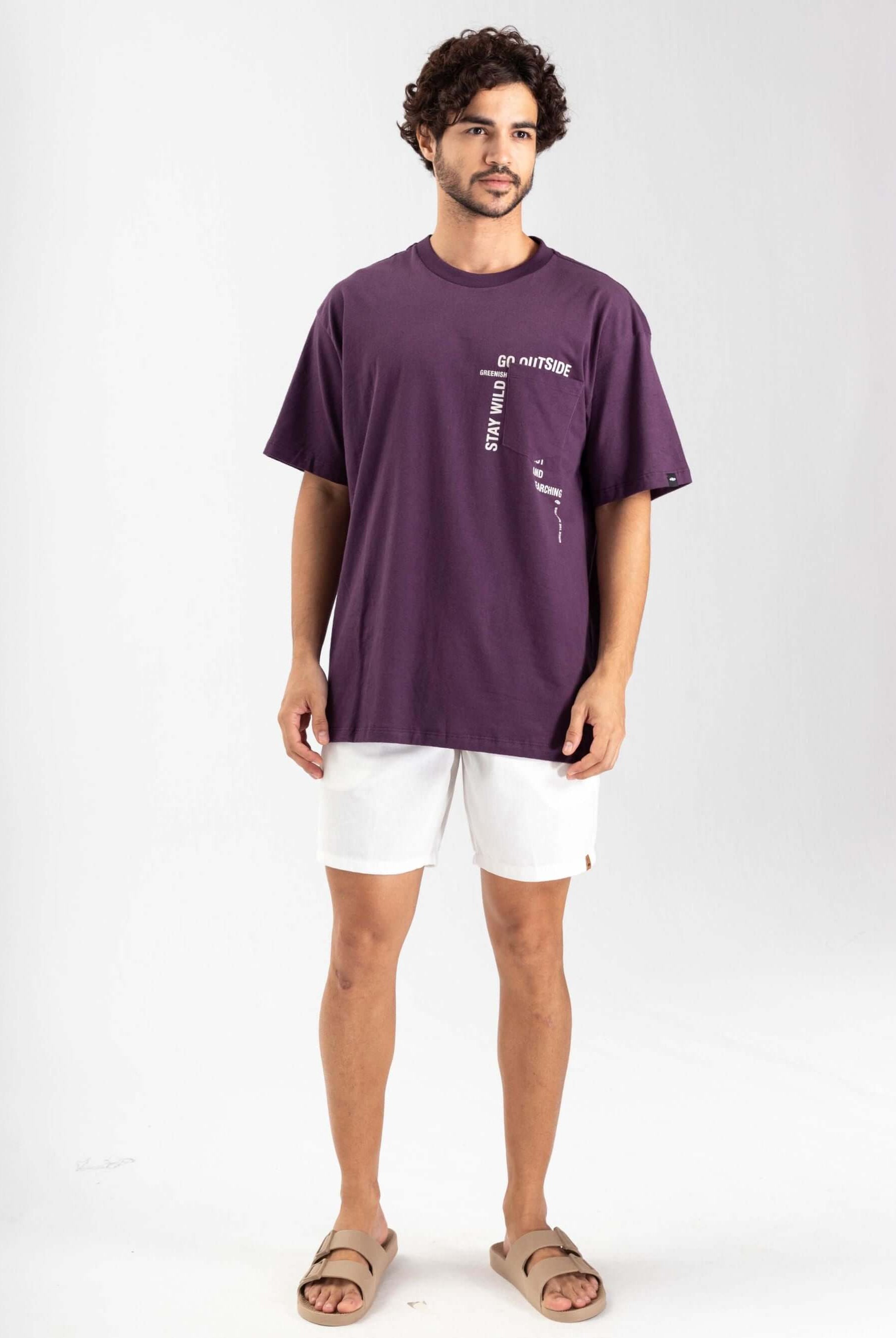 Camiseta oversized roxa da Greenish com estampa em destaque, perfeita para um look casual e confortável.