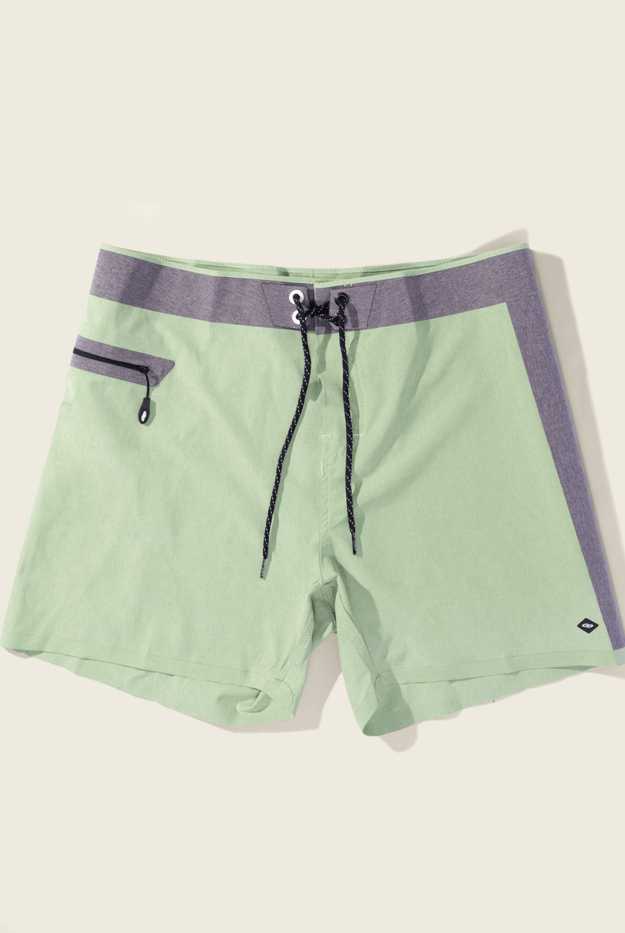 Boardshorts Ultralight II Verde da Greenish, tecido stretch, secagem rápida, ideal para esportes aquáticos.