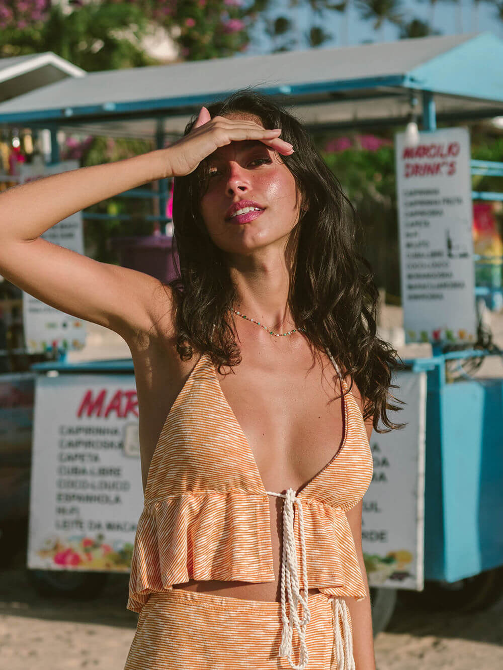 Top Tricot Juno Laranja da Greenish, com alças reguláveis, perfeito para dias de sol e conforto.