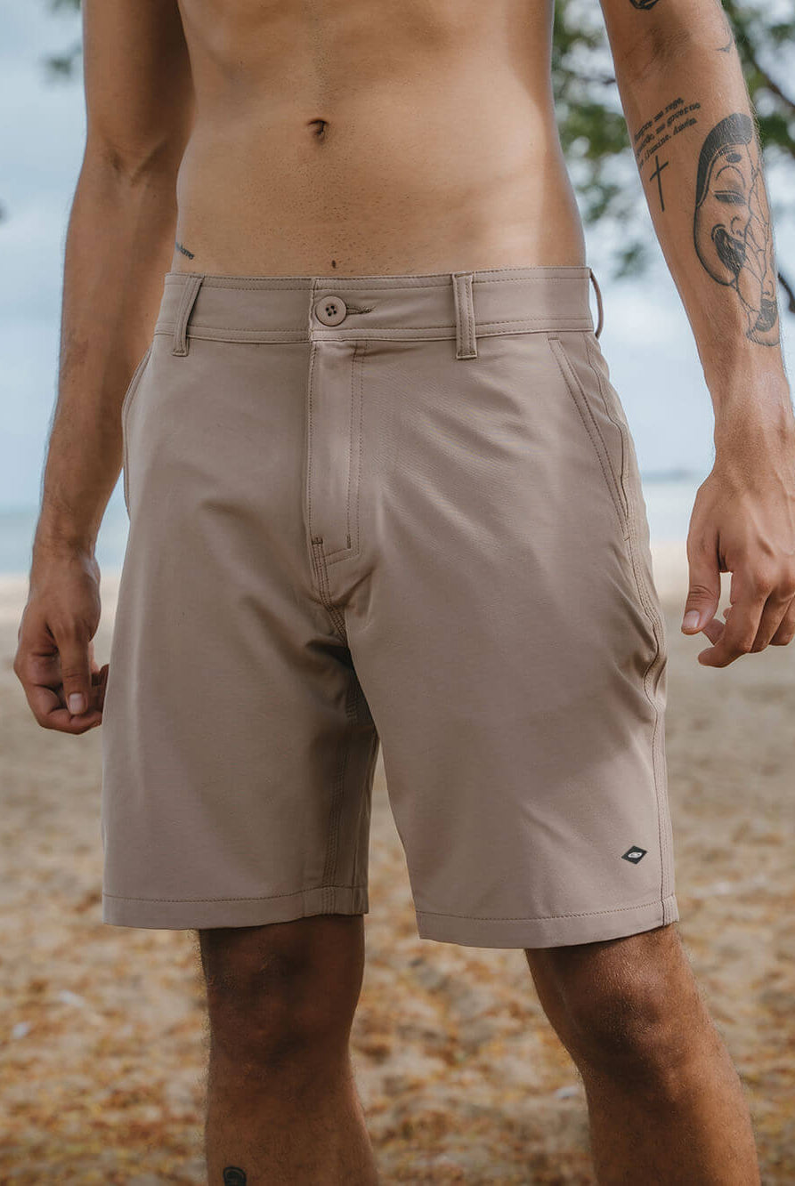Bermuda Walkshort Classic Caqui da Greenish, confortável e prática para o verão.