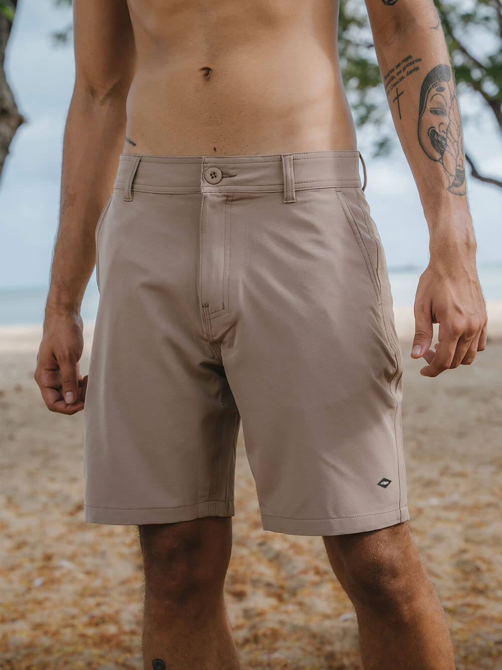 Bermuda Walkshort Classic Caqui da Greenish, confortável e prática para o verão.