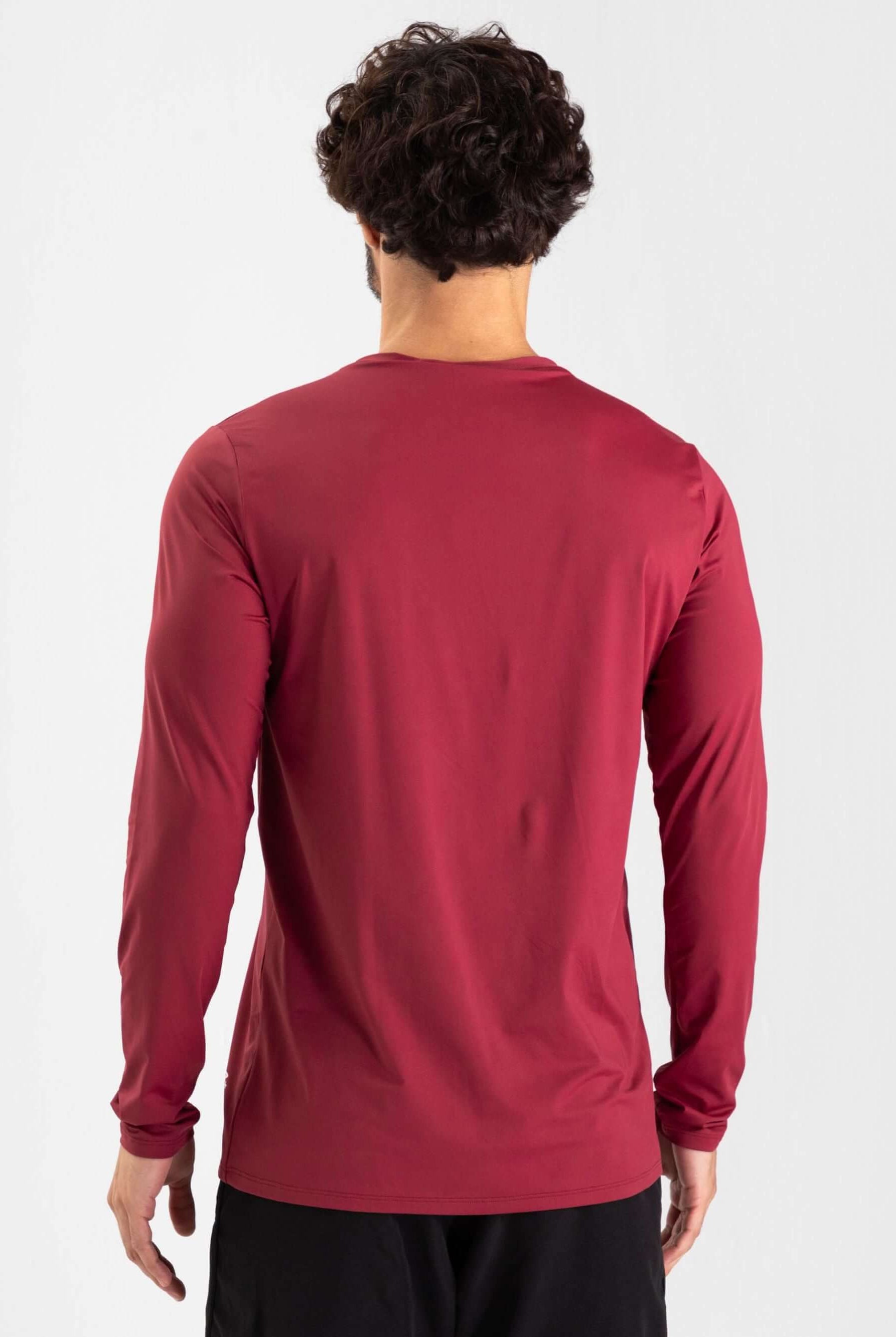 Camisa UV Manga Longa Basic Bordô da Greenish, vista de costas, ideal para proteção solar em atividades ao ar livre.