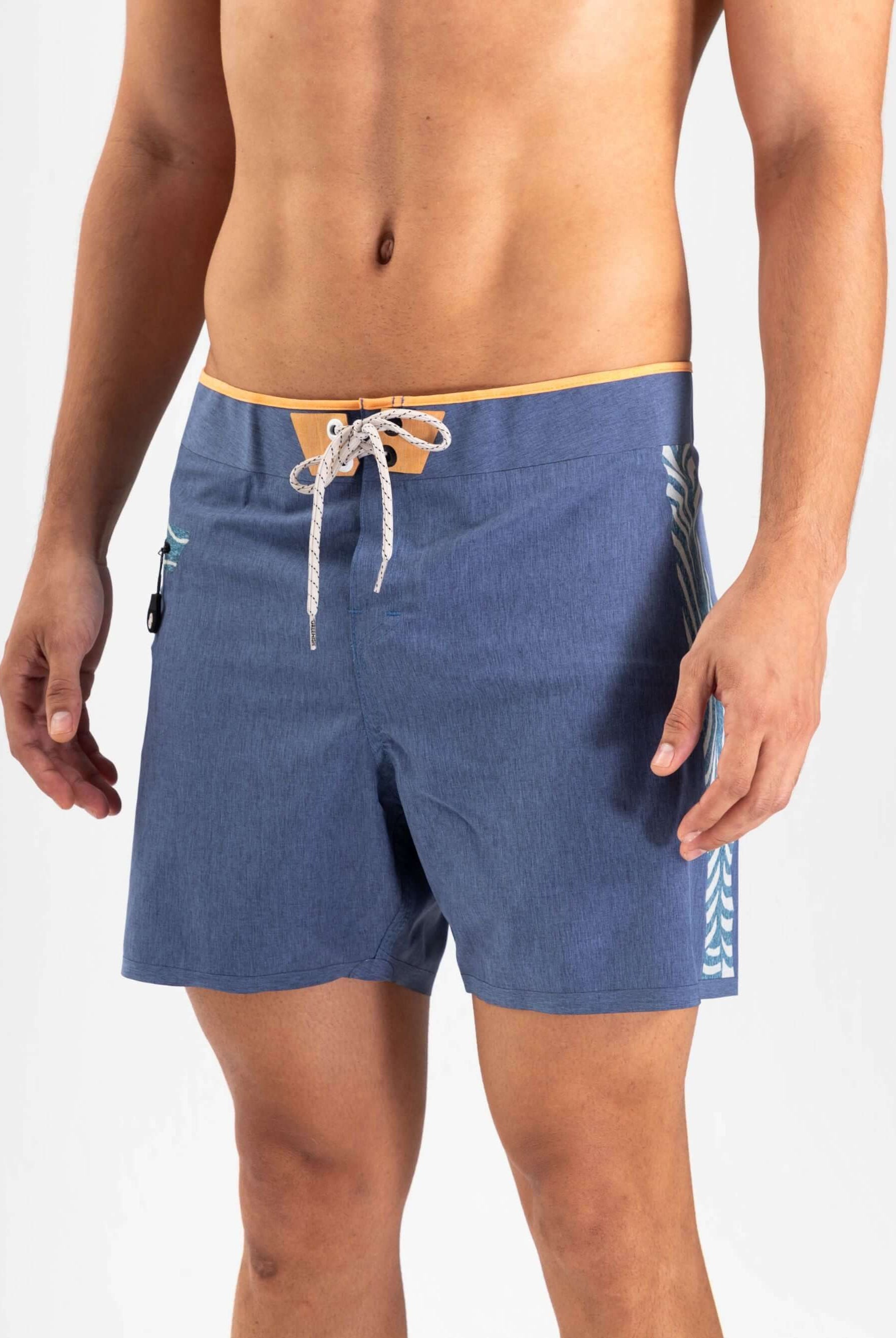 Bermuda de banho Ultralight II Ethnic Azul da Greenish, confortável e leve, ideal para atividades ao ar livre.