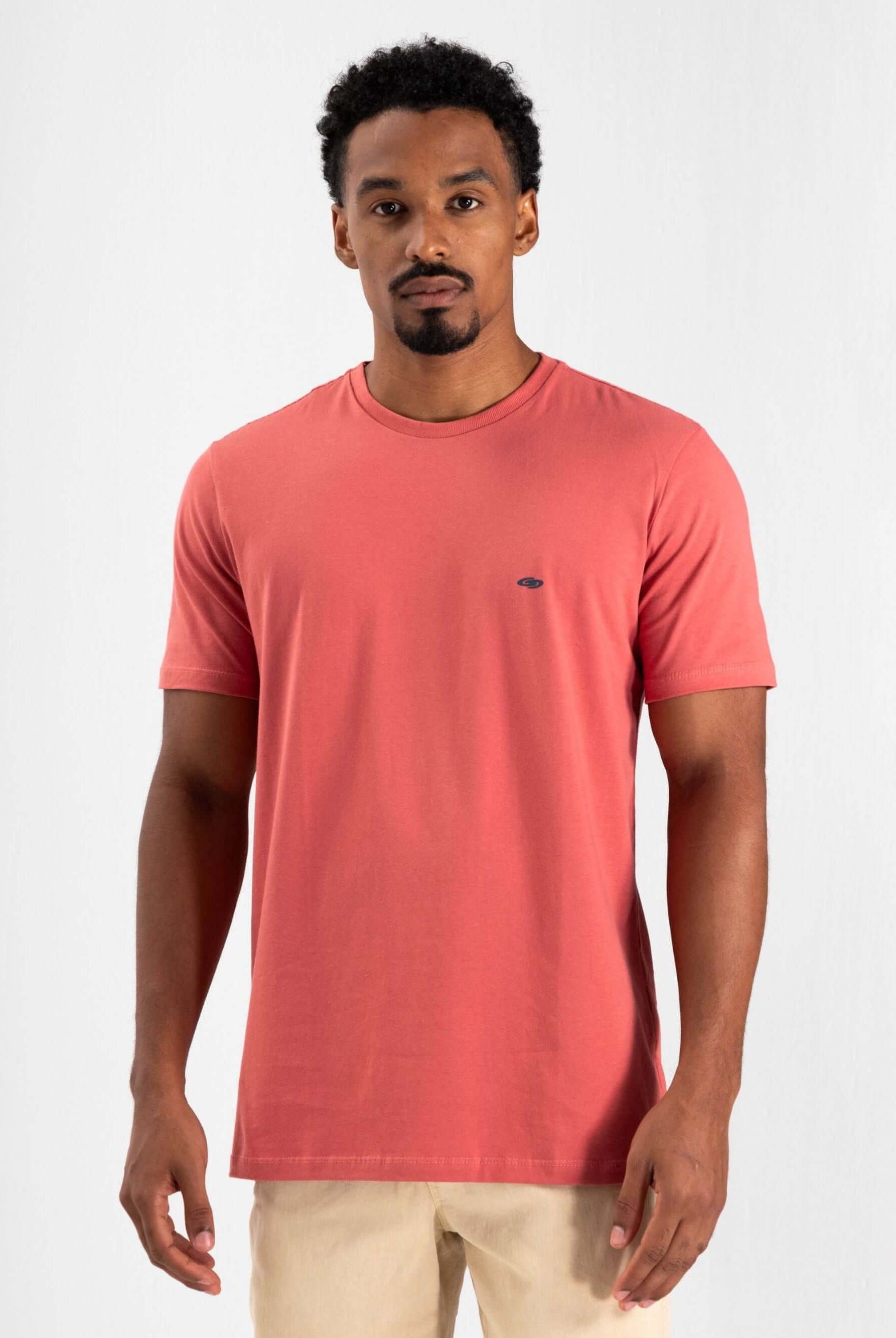 Camiseta Coral da marca Greenish, modelagem clássica e confortável, ideal para uso diário.
