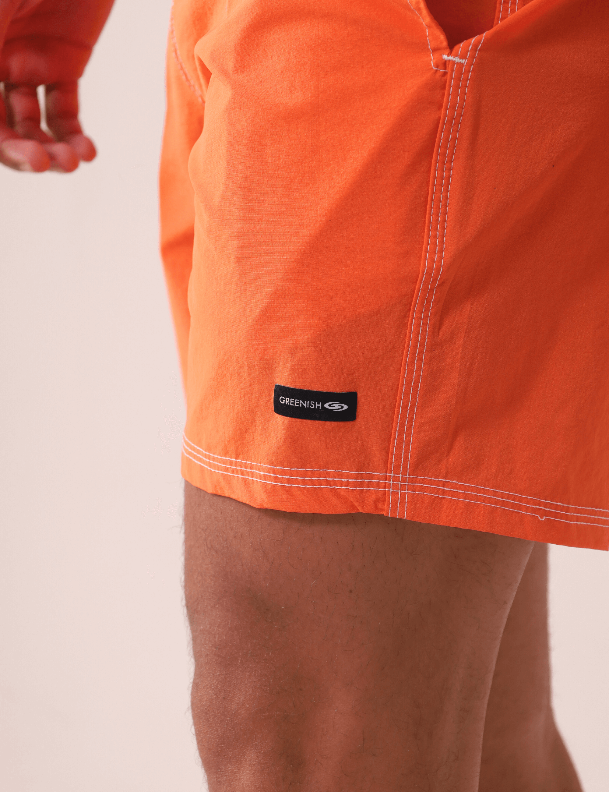 Calção BOARDWALK CLASSIC TRUNK VINTAGE - LARANJA da Greenish com costura contrastante, ideal para estilo retrô e mobilidade.