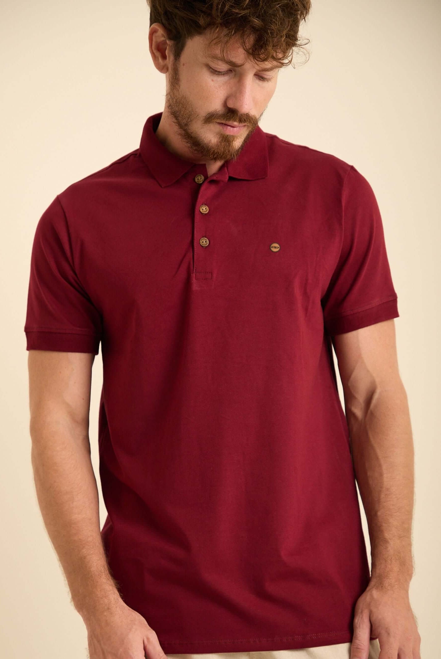 Camisa polo retilinea bordo da Greenish, com gola clássica e três botões, ideal para looks casuais.