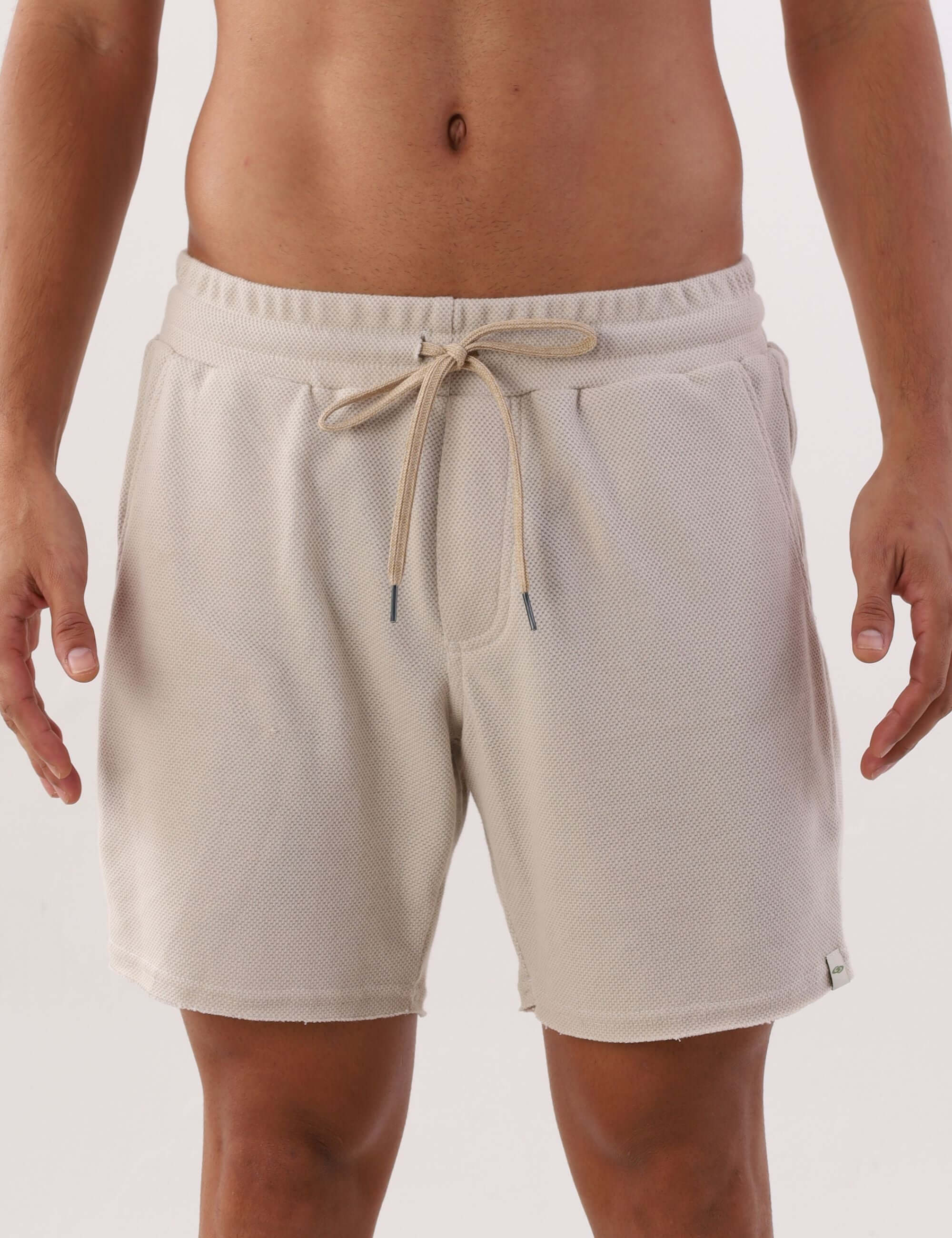 Alt Tag: Short Moletom Easy Natural da Greenish com cós ajustável e estilo urbano, feito de malha macia para conforto e liberdade.