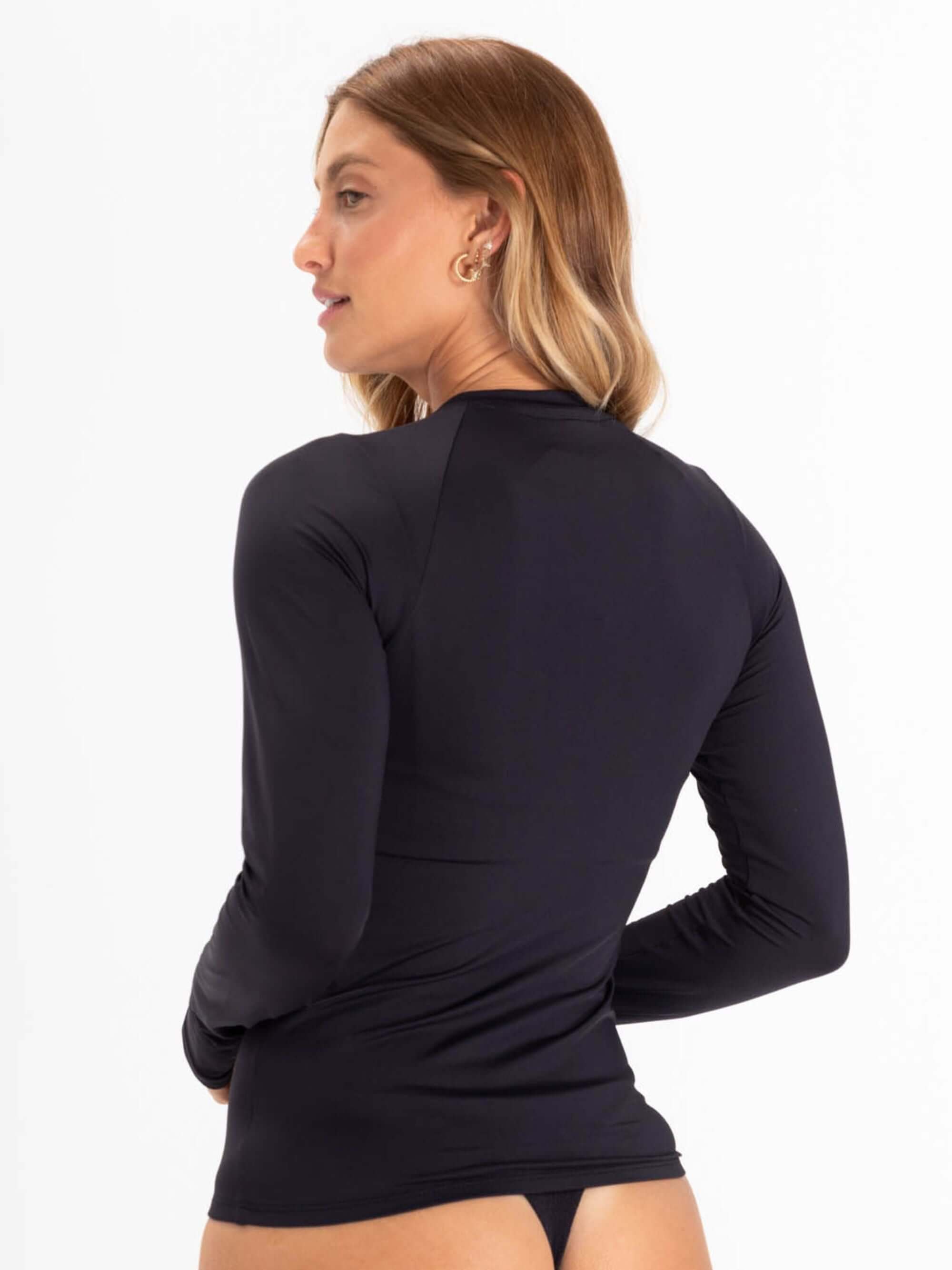 Colete feminino Adventure Preto da Greenish, ideal para aventuras ao ar livre com estilo e conforto.