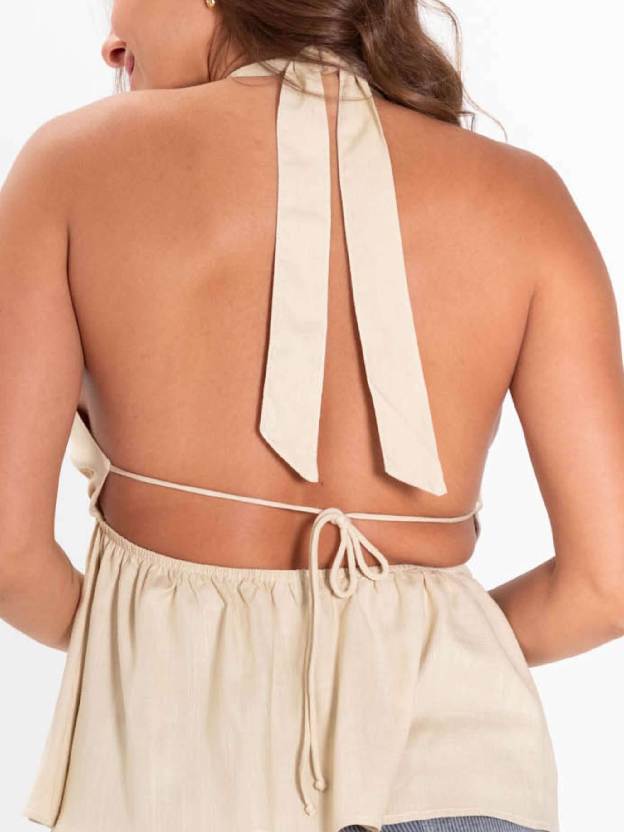 Blusa Breezy da Greenish, detalhes das amarrações nas costas, ideal para o verão e com estilo romântico.