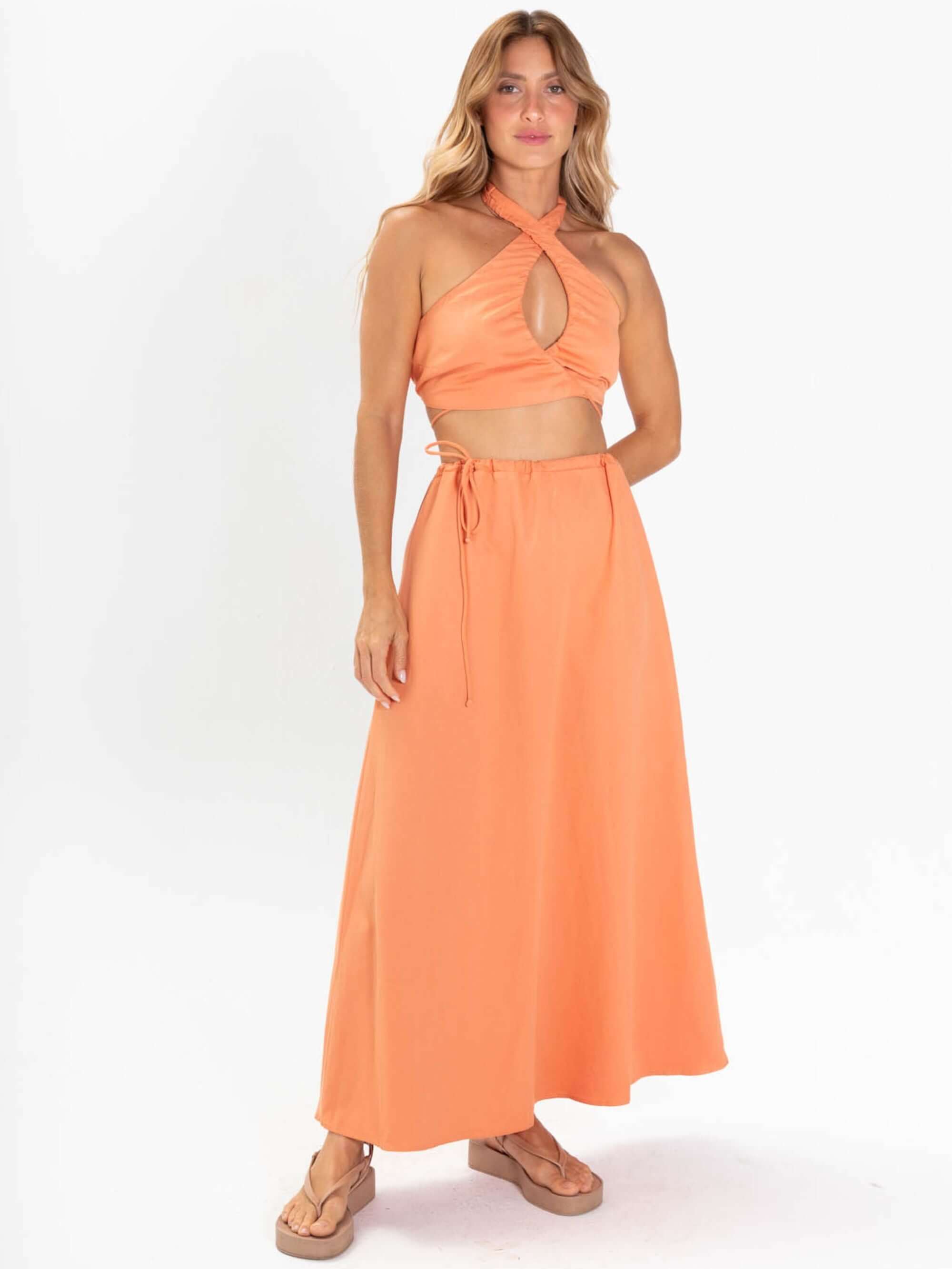 Cropped Cruzado Ellan Laranja da marca Greenish, estilo fresco e moderno, ideal para o dia a dia.