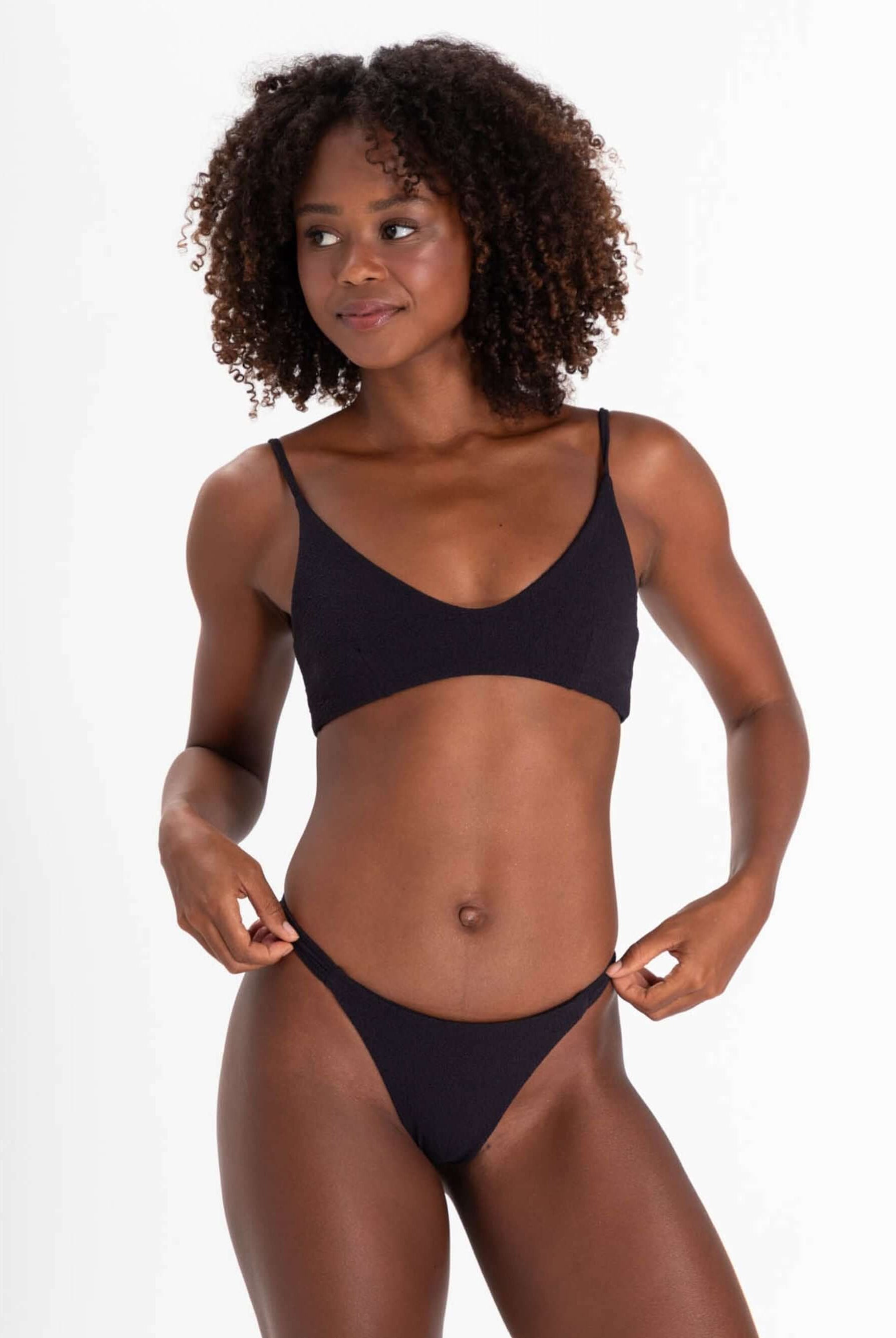 Biquíni Mia Preto da Greenish, feito em Lycra Crunch, confortável e resistente ao sol e cloro.