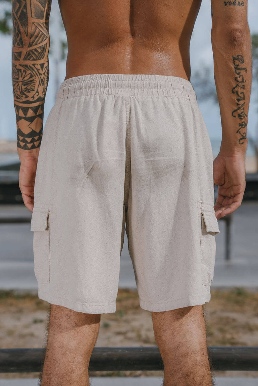 Bermuda Linho Vintage Cargo - Natural da Greenish, estilo confortável e casual para o verão.
