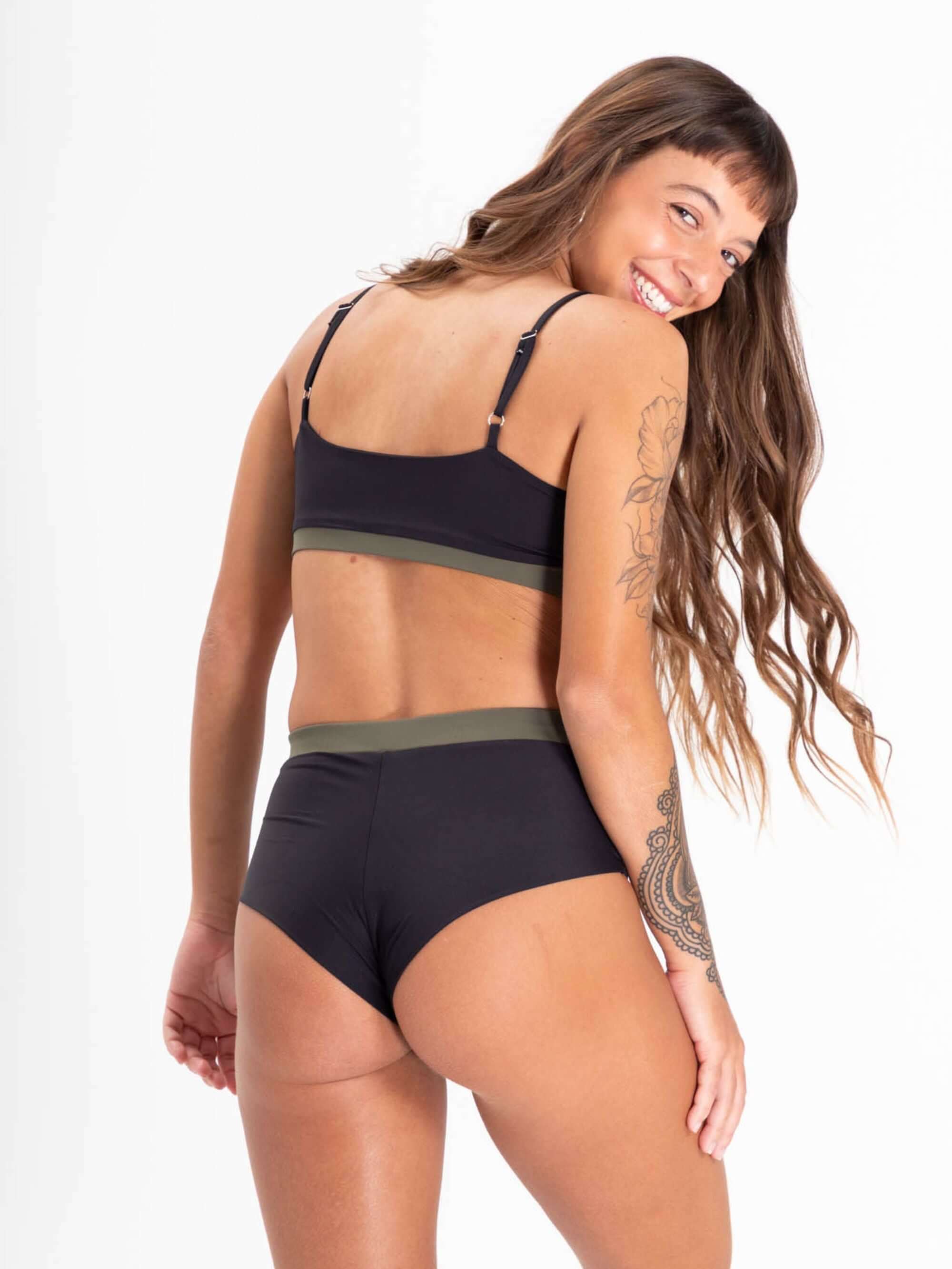 Calcinha biquíni Jami Active preta da Greenish, modelo cintura alta e elegante, ideal para praia e piscina.