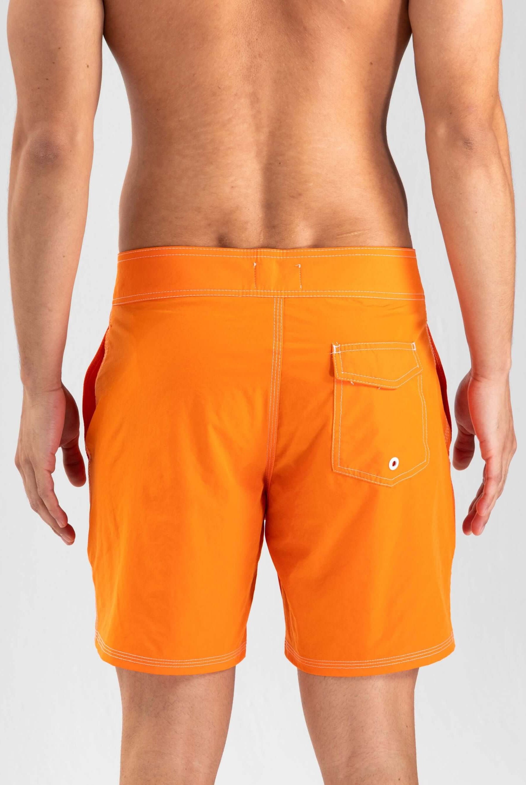 Shorts boardwalk Vintage Light Laranja da Greenish, com bolso traseiro e caimento confortável.