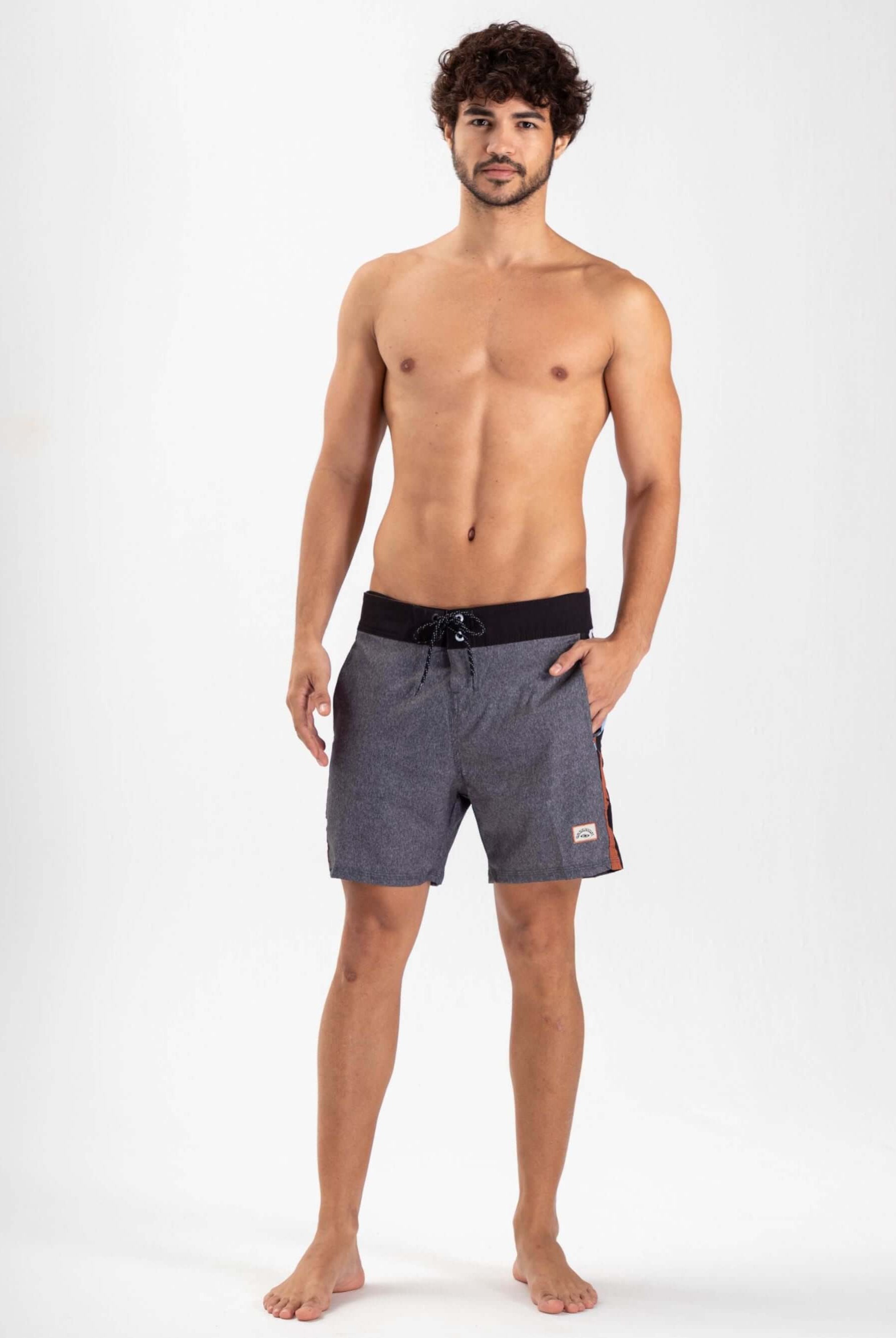 Boardshorts com estampa exclusiva, modelo Boardwalk Natural Movement da Greenish, ideal para surfe e praia.