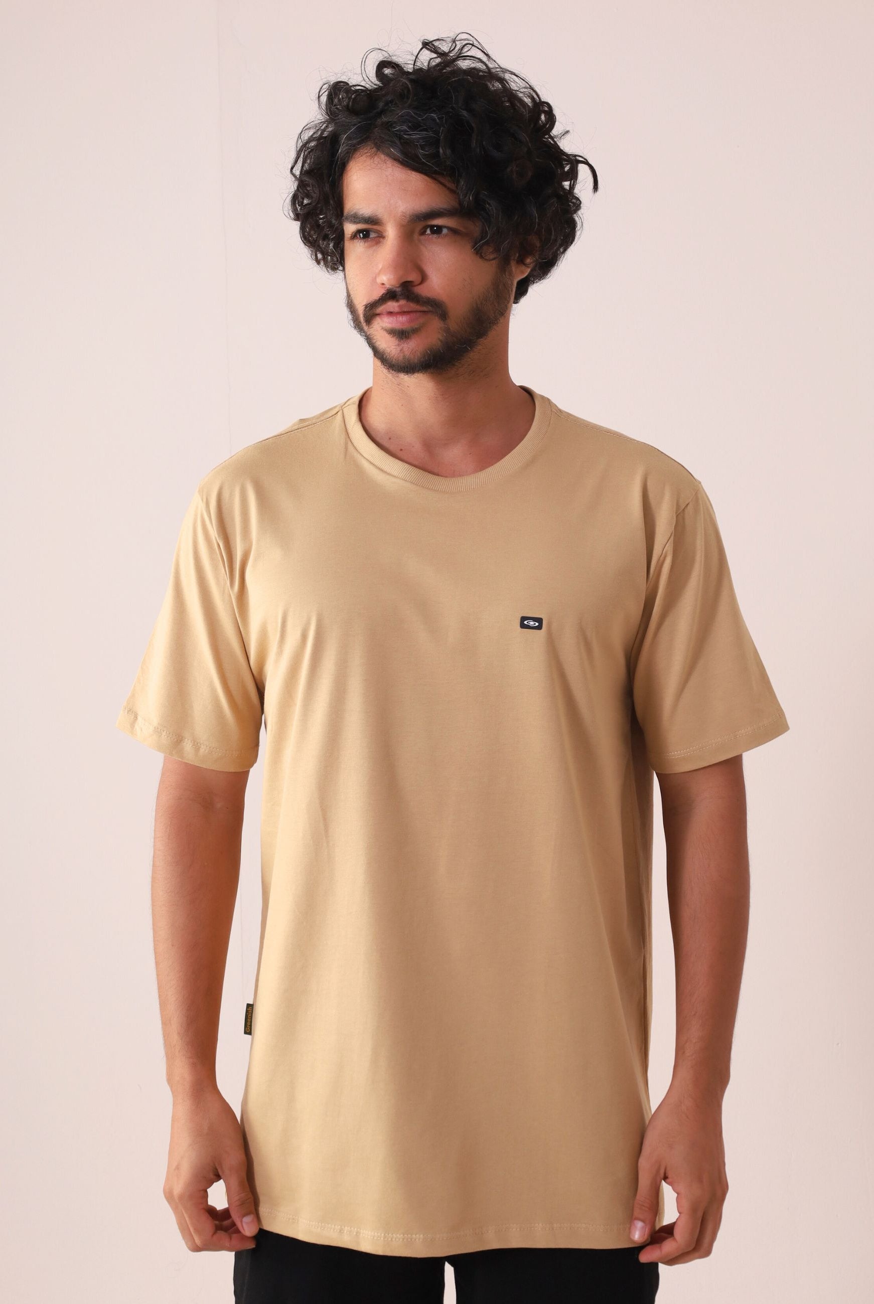 Camiseta Tradicional Basic – Caqui