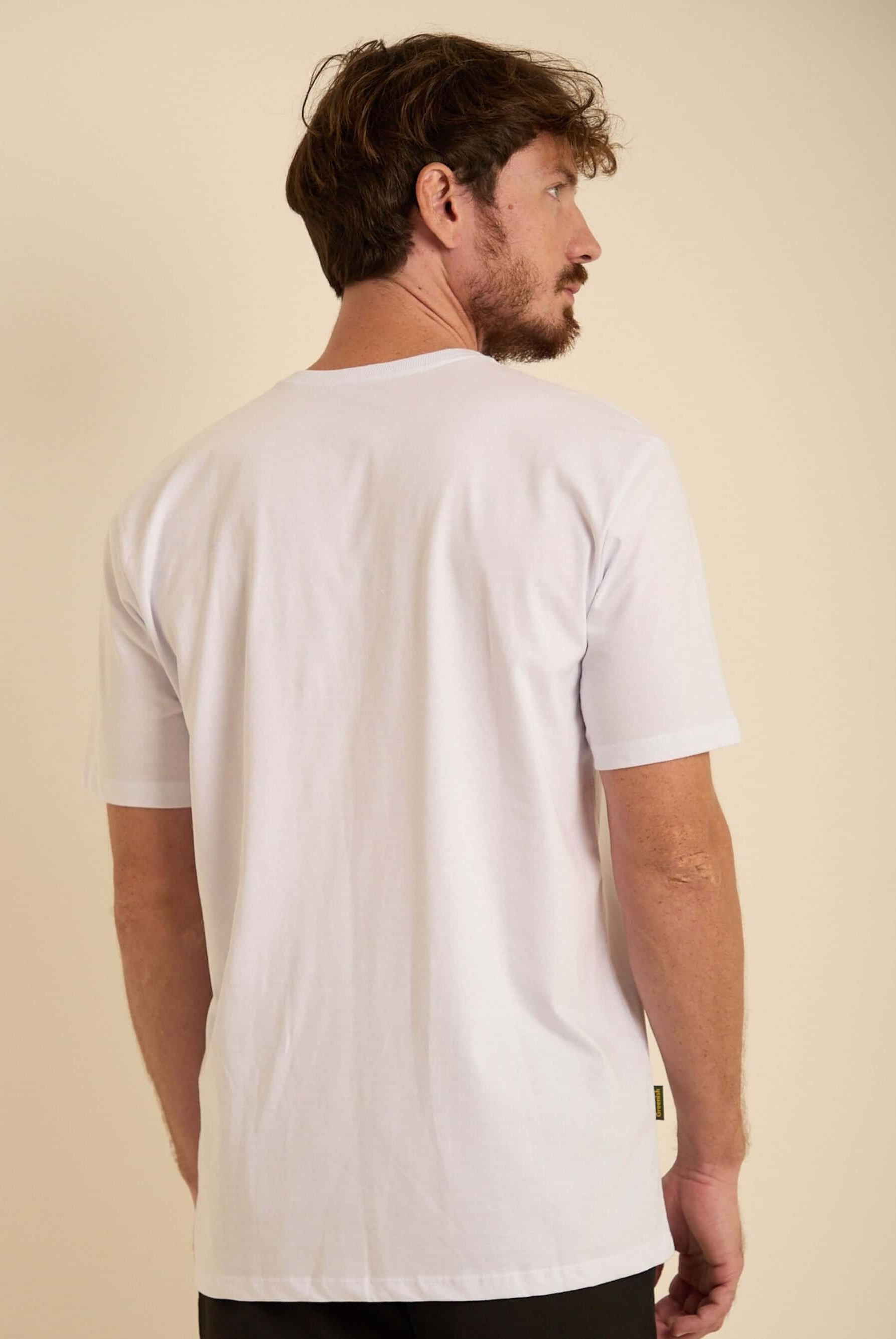 Camiseta Nature branca da Greenish vista de trás, feita em 100% algodão, ideal para looks streetwear.