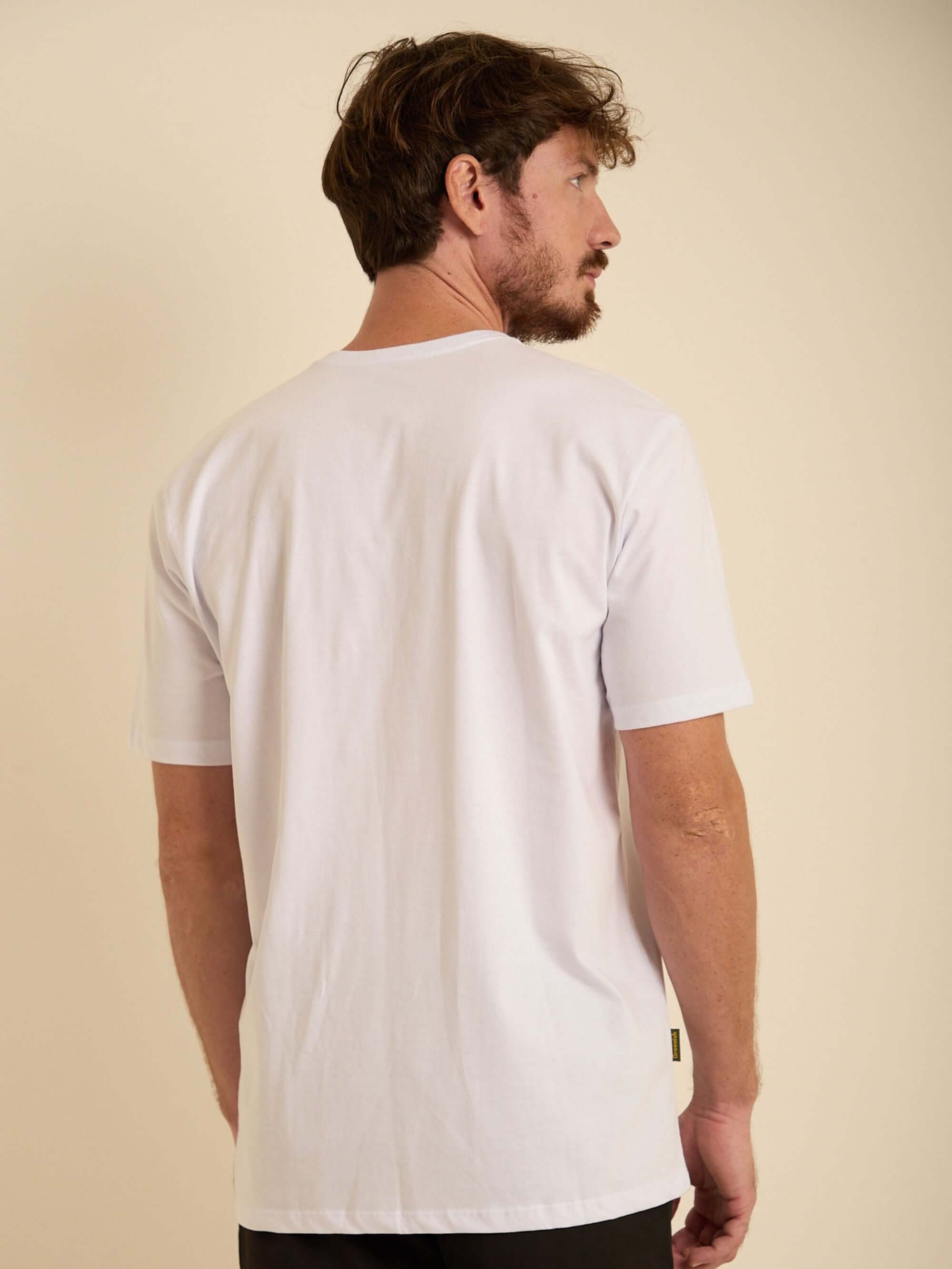 Camiseta Nature branca da Greenish vista de trás, feita em 100% algodão, ideal para looks streetwear.