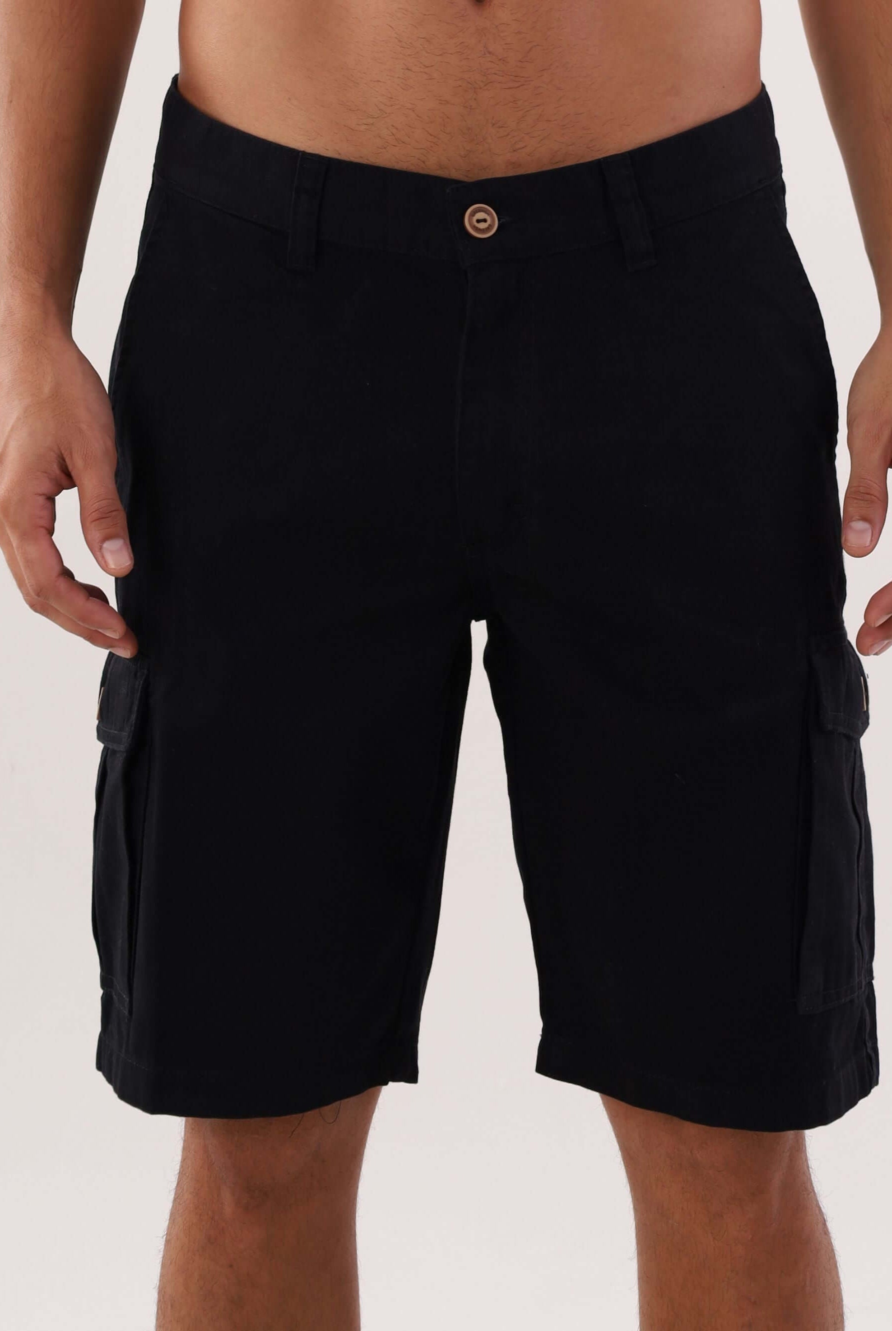 Bermuda Cargo Sarja preta da marca Greenish, estilo moderno e confortável para uso diário.