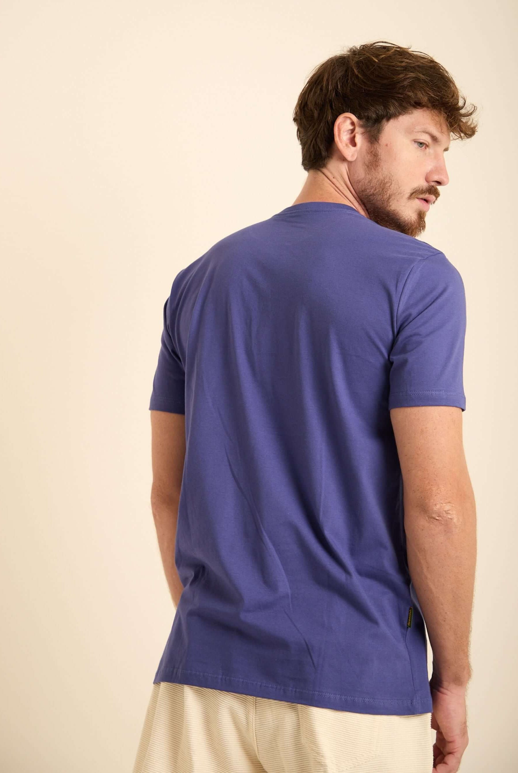 Camiseta Nature azul royal da Greenish, modelo clássico em algodão, vista traseira, estilo streetwear e conforto.