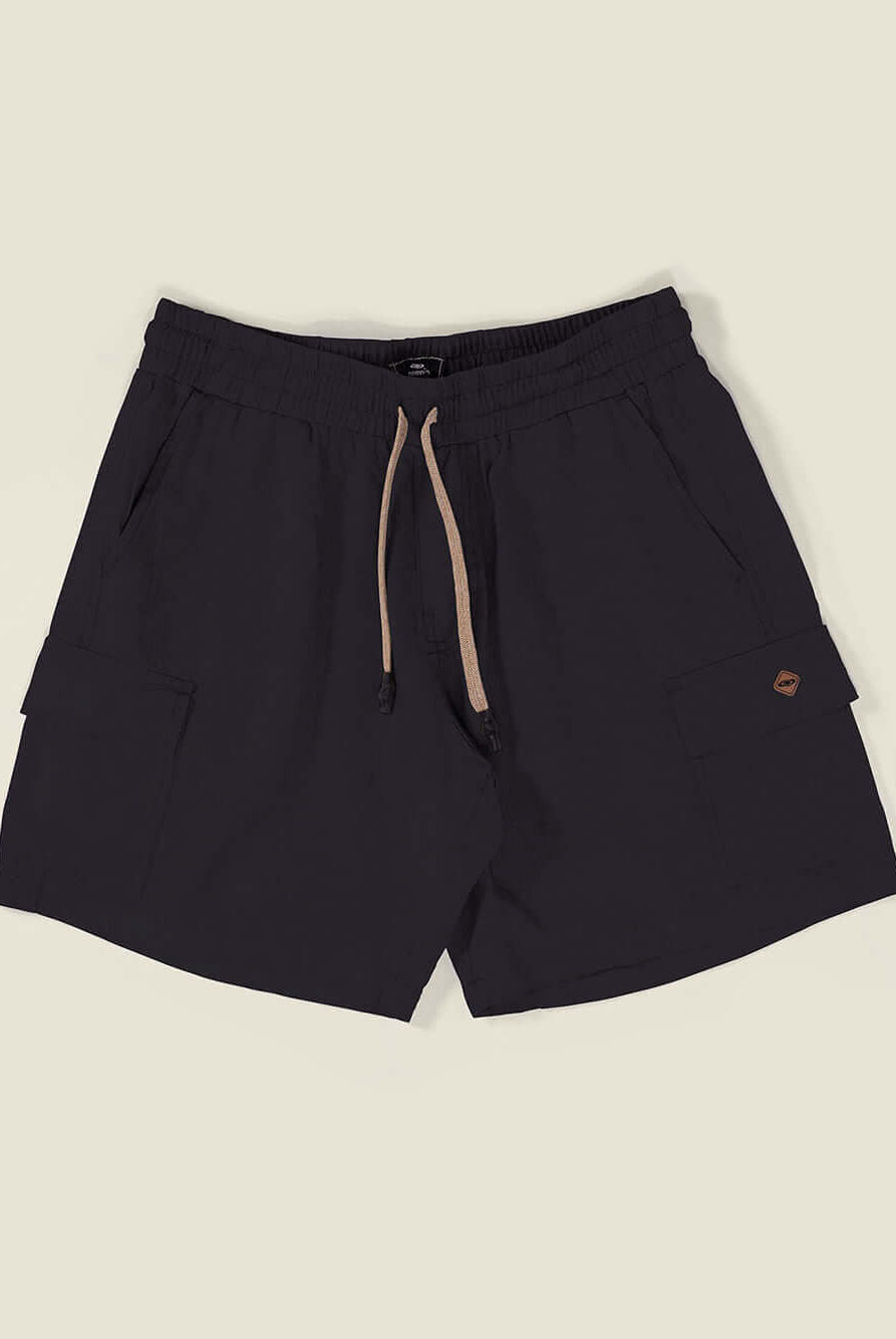 Bermuda cargo vintage na cor preta da marca Greenish, ideal para conforto e estilo no verão.