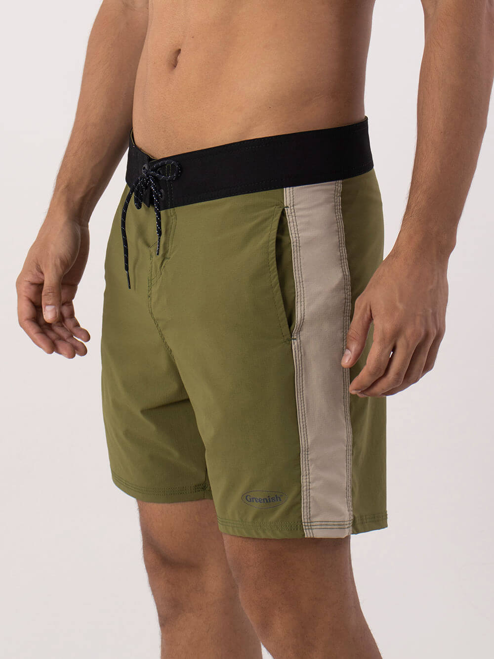 Bermuda Boardwalk Classic Trunk Verde da Greenish, estilo vintage, cós anatômico e bolsos laterais práticos.