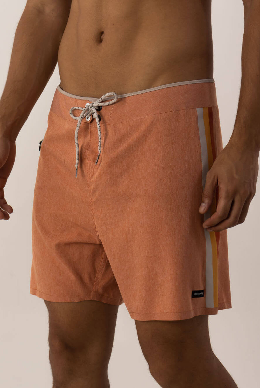 Shorts boardshort Glued Etnic Laranja da Greenish, confortável, leve e ideal para dias quentes.