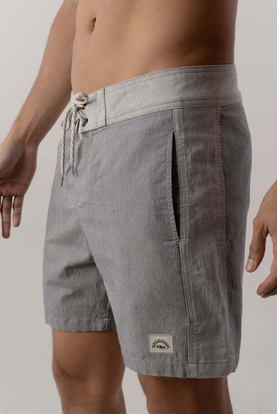 Bermuda Casual Favorite Place Cinza da Greenish, com design anatômico e estilo sofisticado.