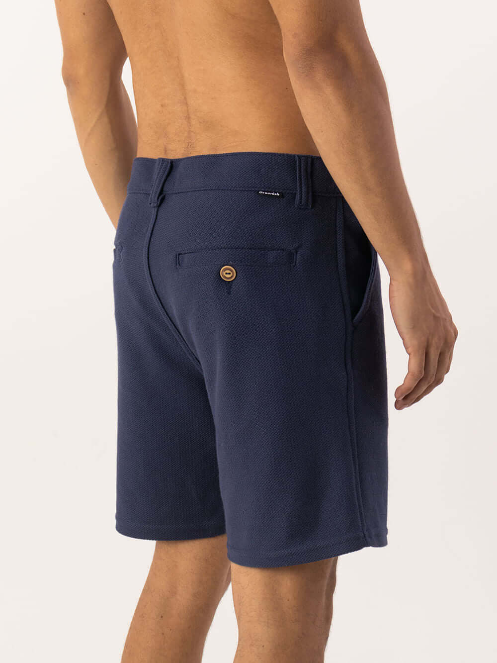 Bermuda Aspen azul marinho da Greenish com modelagem vintage e acabamento de costura tripla.