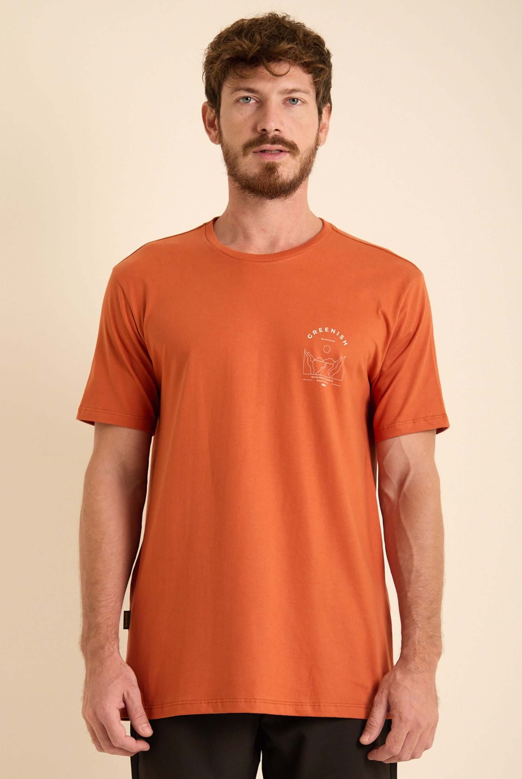 Camiseta Journey da Greenish, em algodão, modelo básico laranja, ideal para looks streetwear e casual.