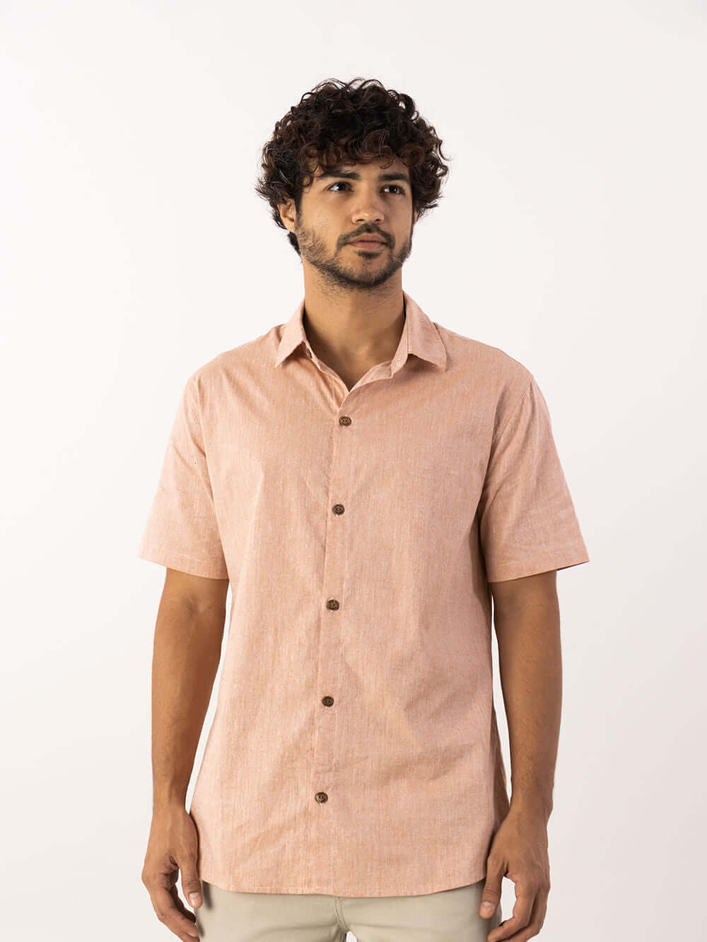 Camisa Linem Essential laranja da Greenish, leve e versátil, ideal para diversas ocasiões.