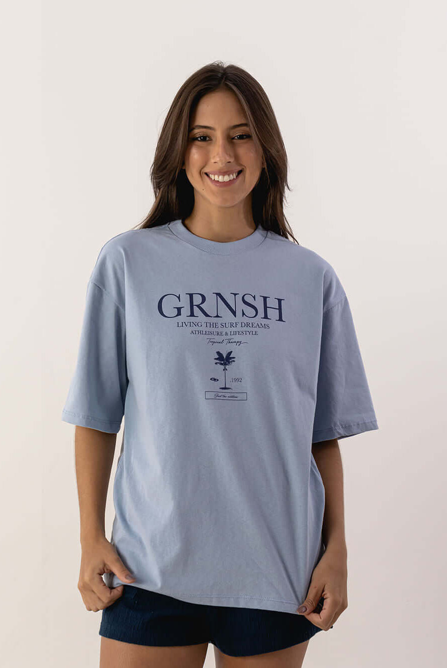 Camiseta oversized GRNSH azul, estilo casual da marca Greenish, perfeita para looks descontraídos.