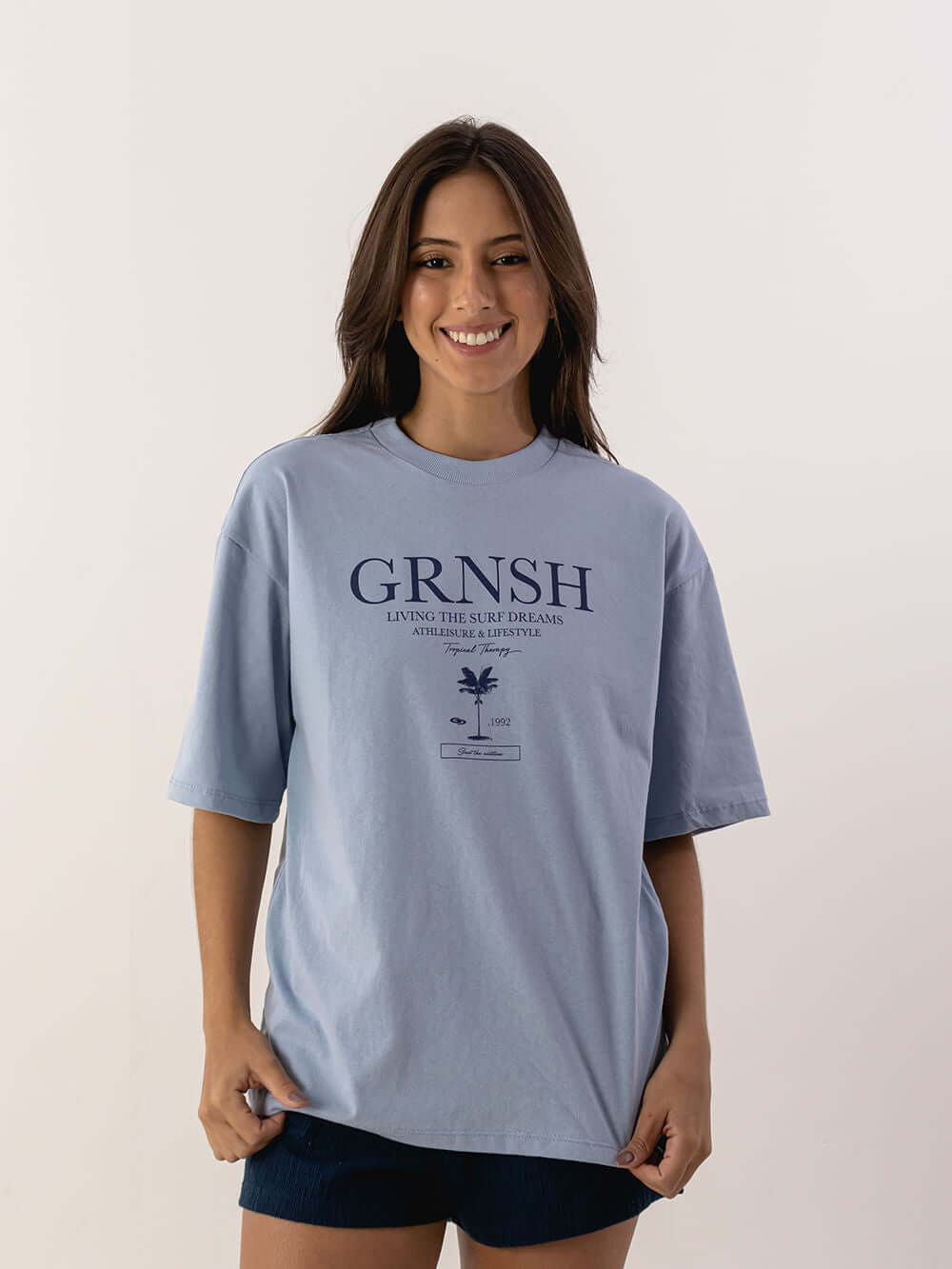 Camiseta oversized GRNSH azul, estilo casual da marca Greenish, perfeita para looks descontraídos.