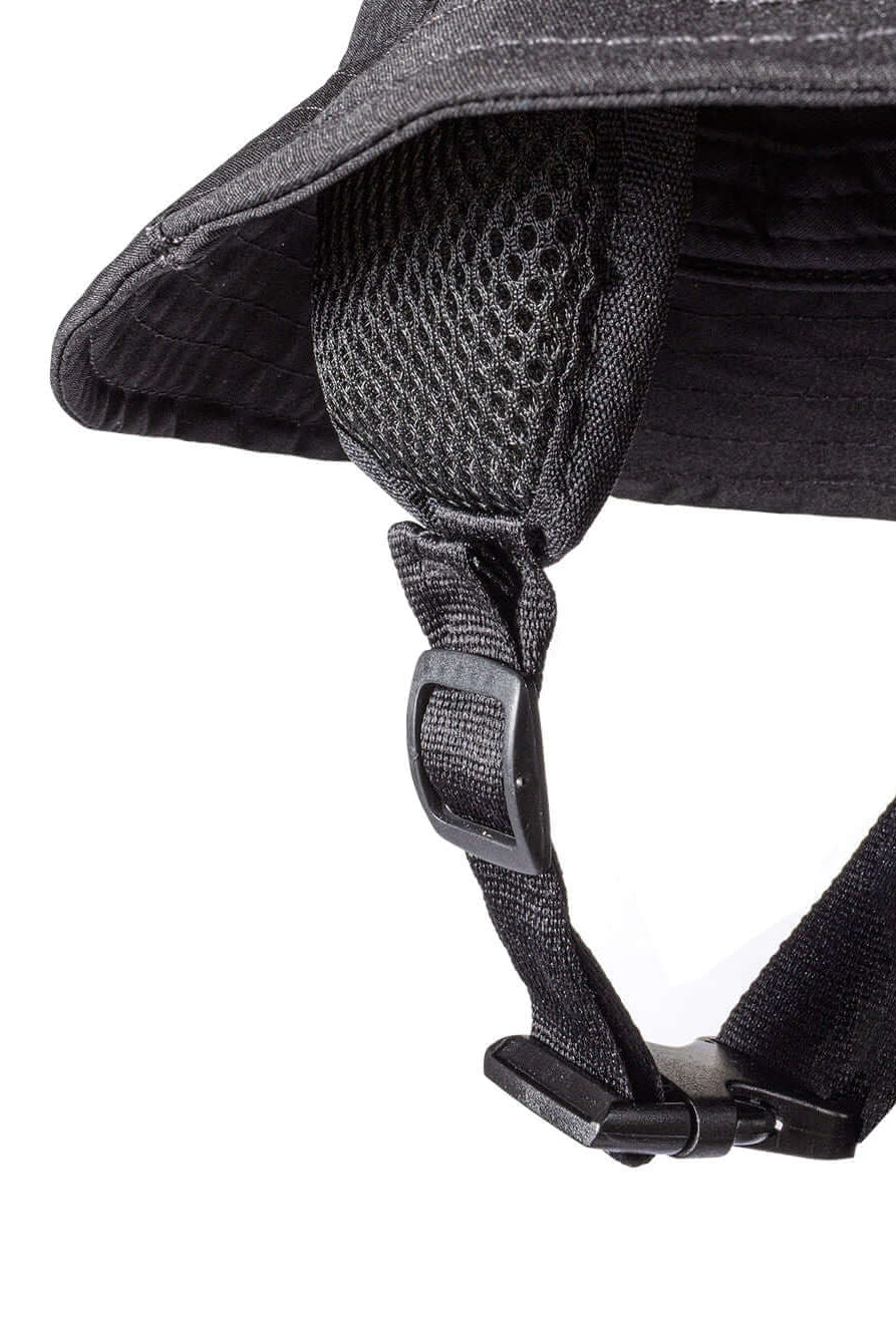 Chapéu Bucket Sport Preto da Greenish com detalhe de ajuste e interior em tecido respirável.