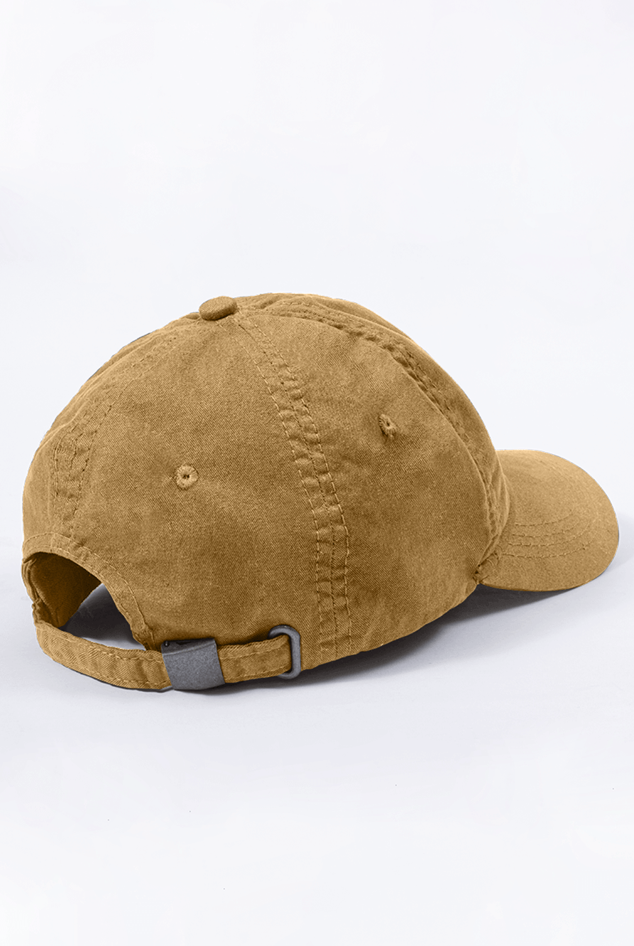 Boné tingido bege da marca Greenish, com design casual e ajuste traseiro, perfeito para o dia a dia.