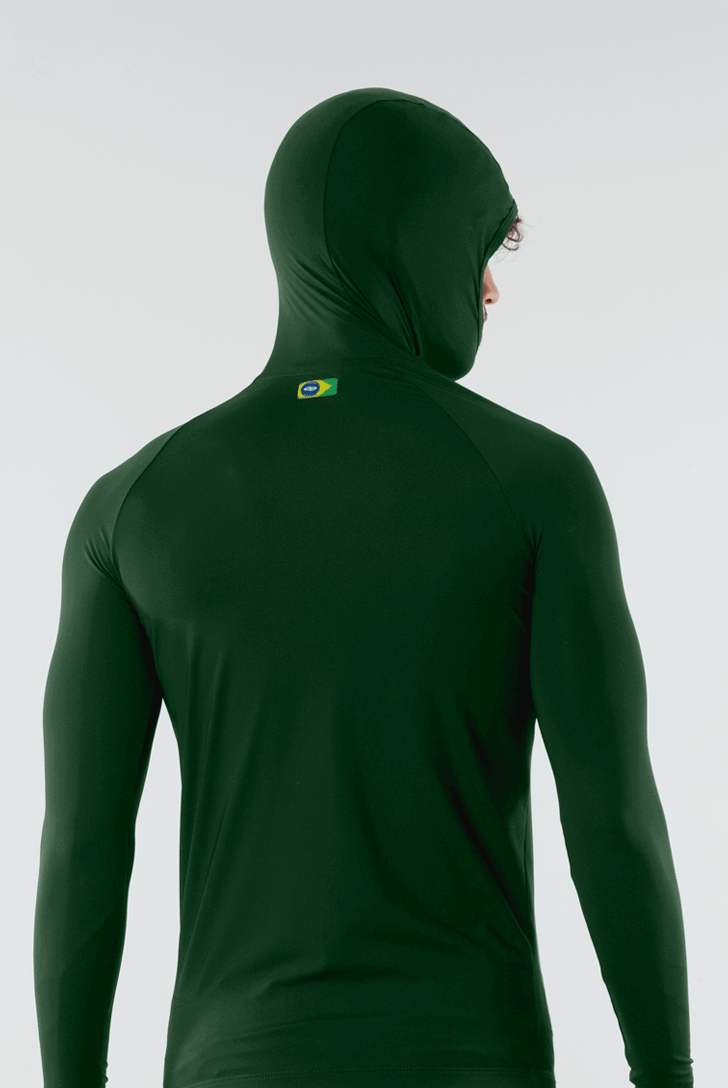 Colete com capuz verde da Greenish, feito em lycra UV, ideal para esportes aquáticos.