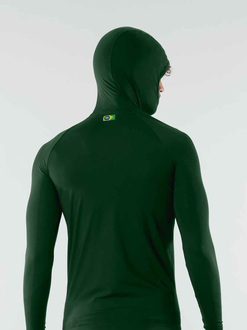 Colete com capuz verde da Greenish, feito em lycra UV, ideal para esportes aquáticos.