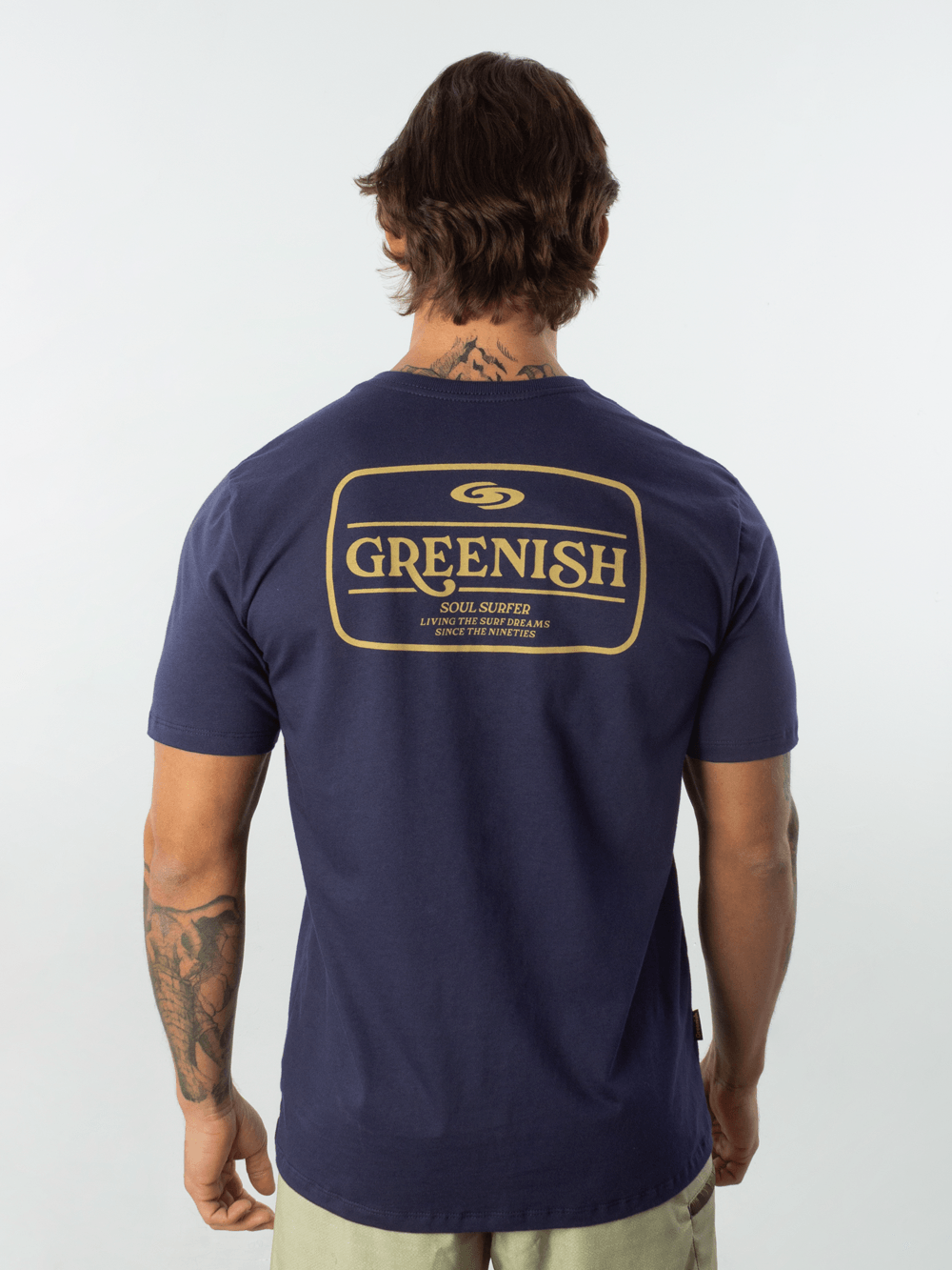 Camiseta Azul Marinho Greenish Soul Surfer, modelagem ampla, leve e confortável, perfeita para o dia a dia.