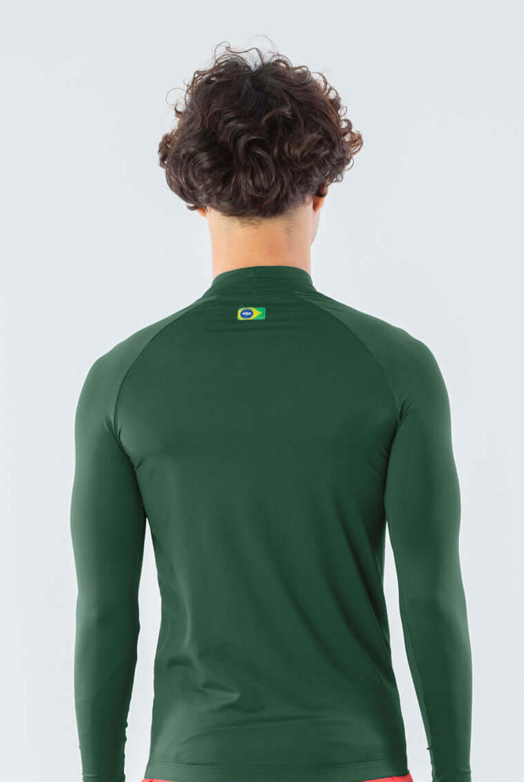 Camiseta UV Manga Longa Logotipia Verde da Greenish, ideal para esportes aquáticos, garantindo conforto e proteção UV.