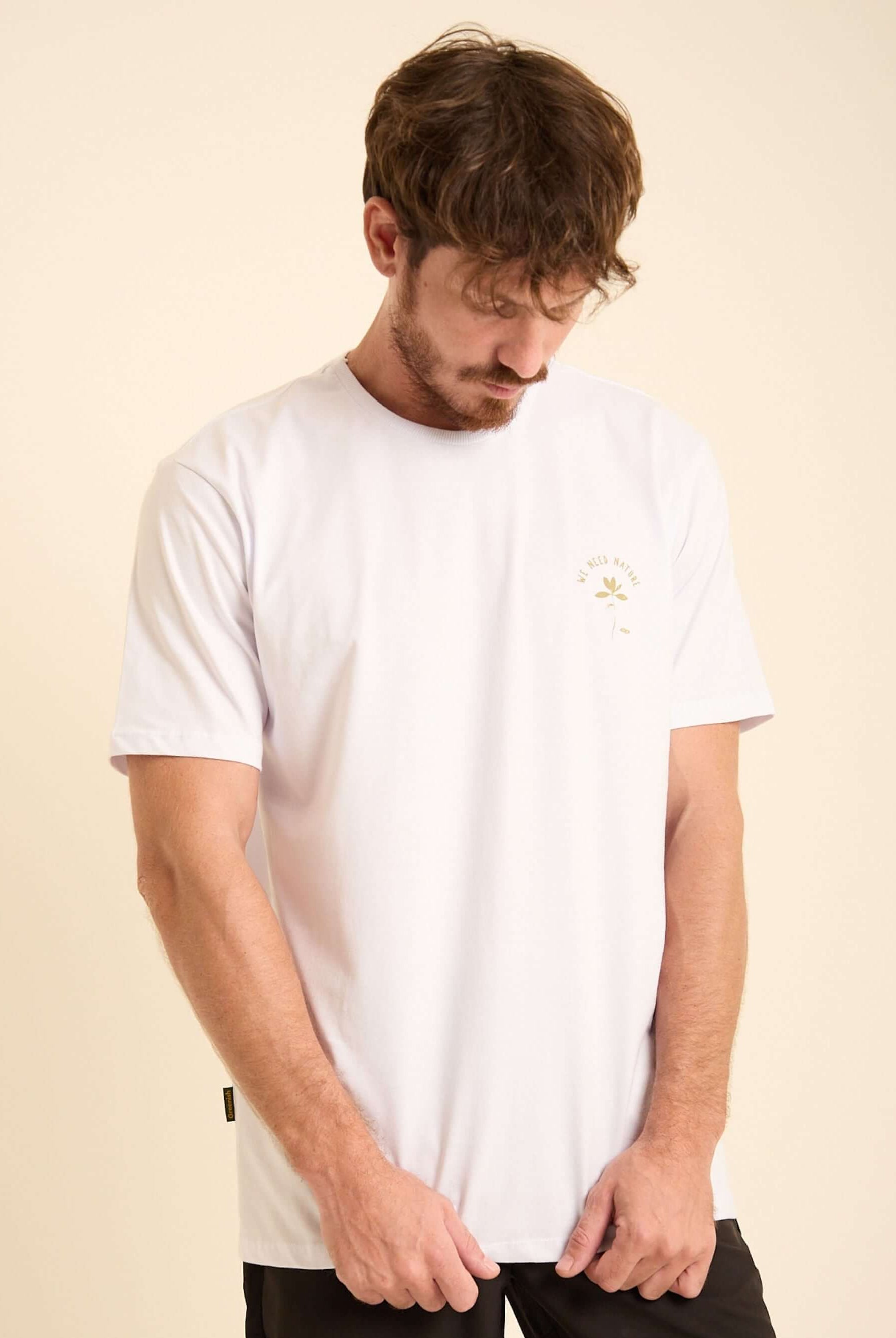 Camiseta Nature branca da Greenish, 100% algodão, modelagem clássica para looks streetwear.
