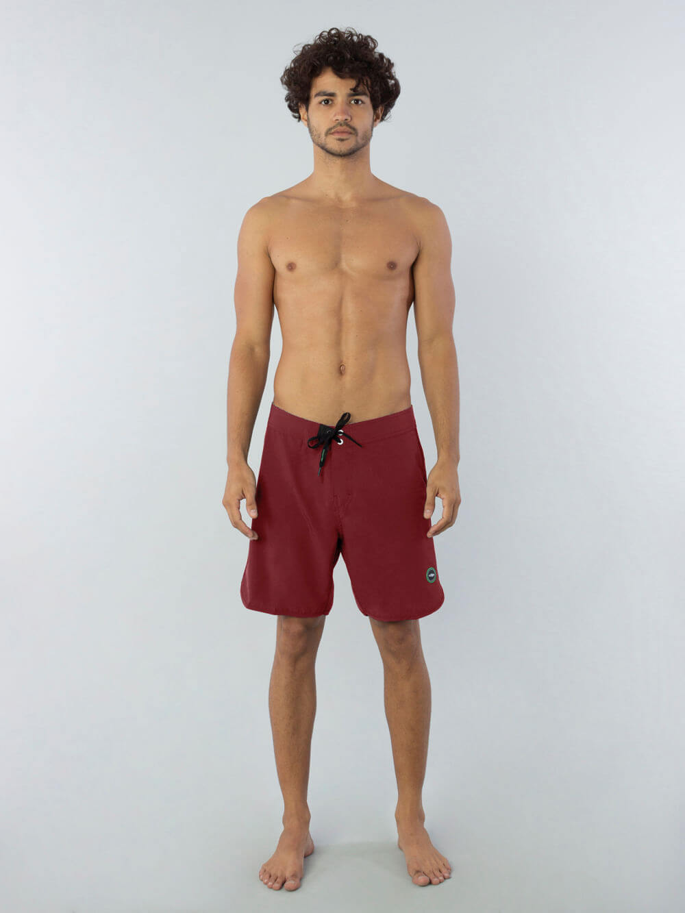 Boardshort Vintage Embroidery bordô da marca Greenish, confortável, com cós anatômico e bolso traseiro.