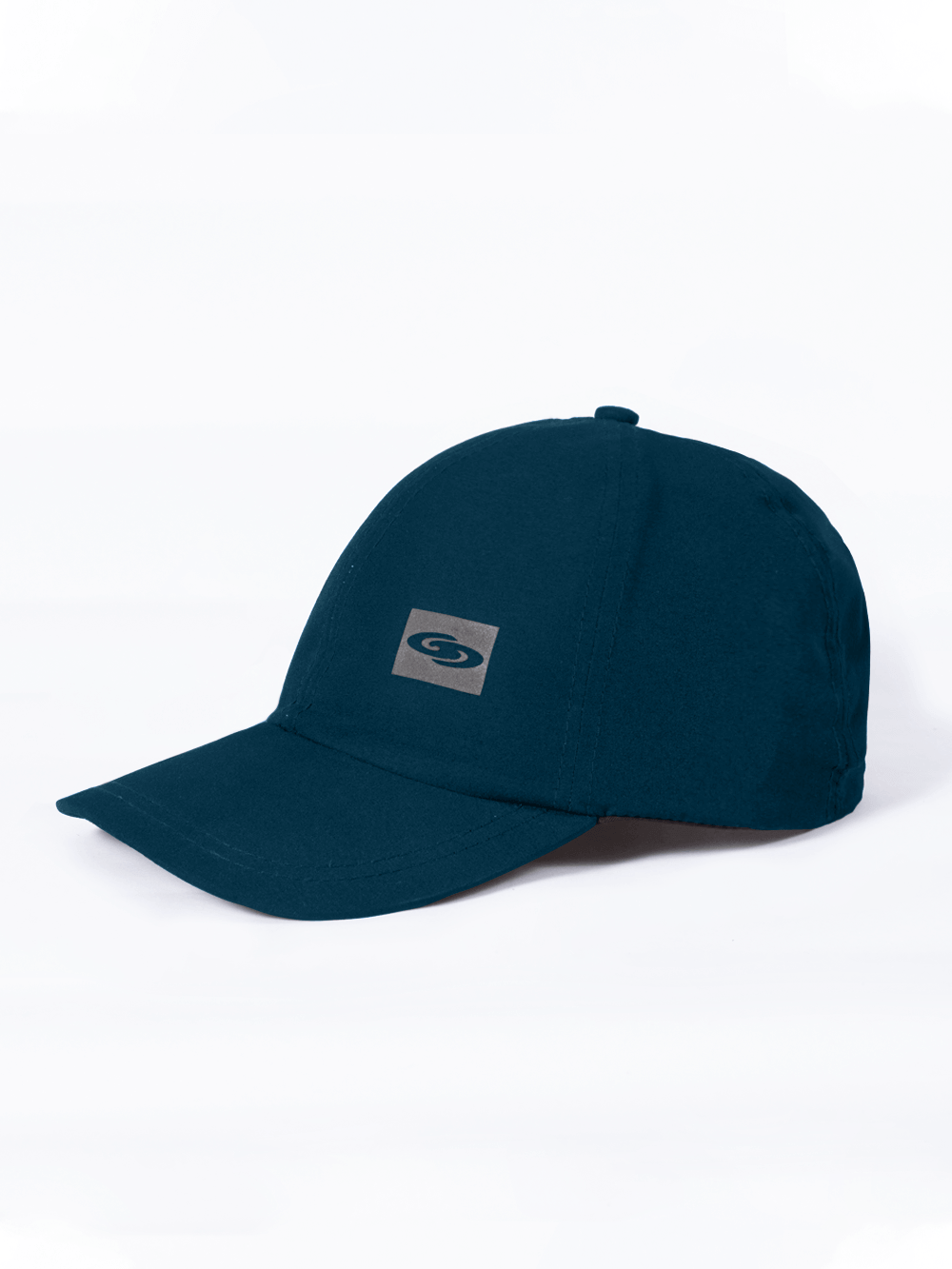 Boné verde marinho básico com logo da marca Greenish, estilo moderno e casual.