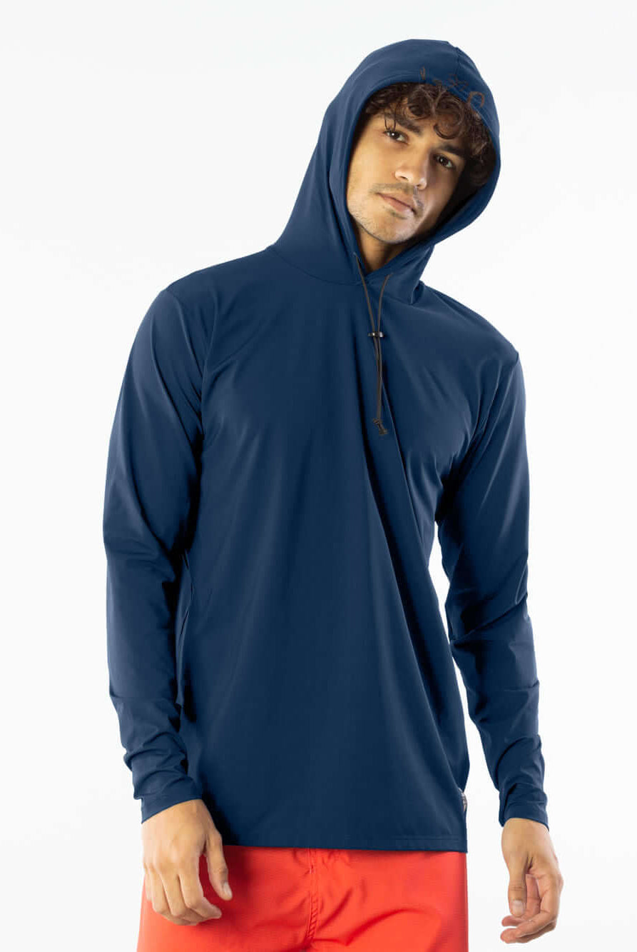 Camisa UV com capuz azul marinho da Greenish, ideal para esportes ao ar livre e proteção solar.