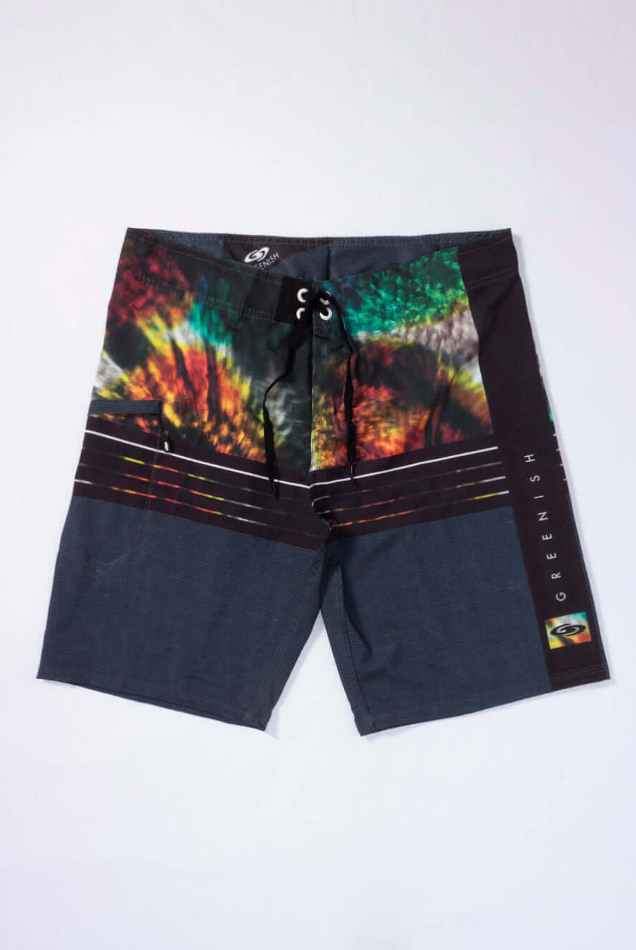 Greenish BOARDSHORT MOTION TIE DYE BAR - CINZA with vibrant colors and stylish design for summer wear.