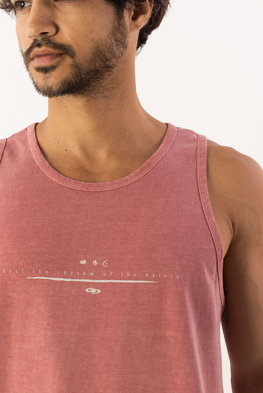 Regata masculina verde com estampa minimalista, ideal para praia e treinos | Greenish