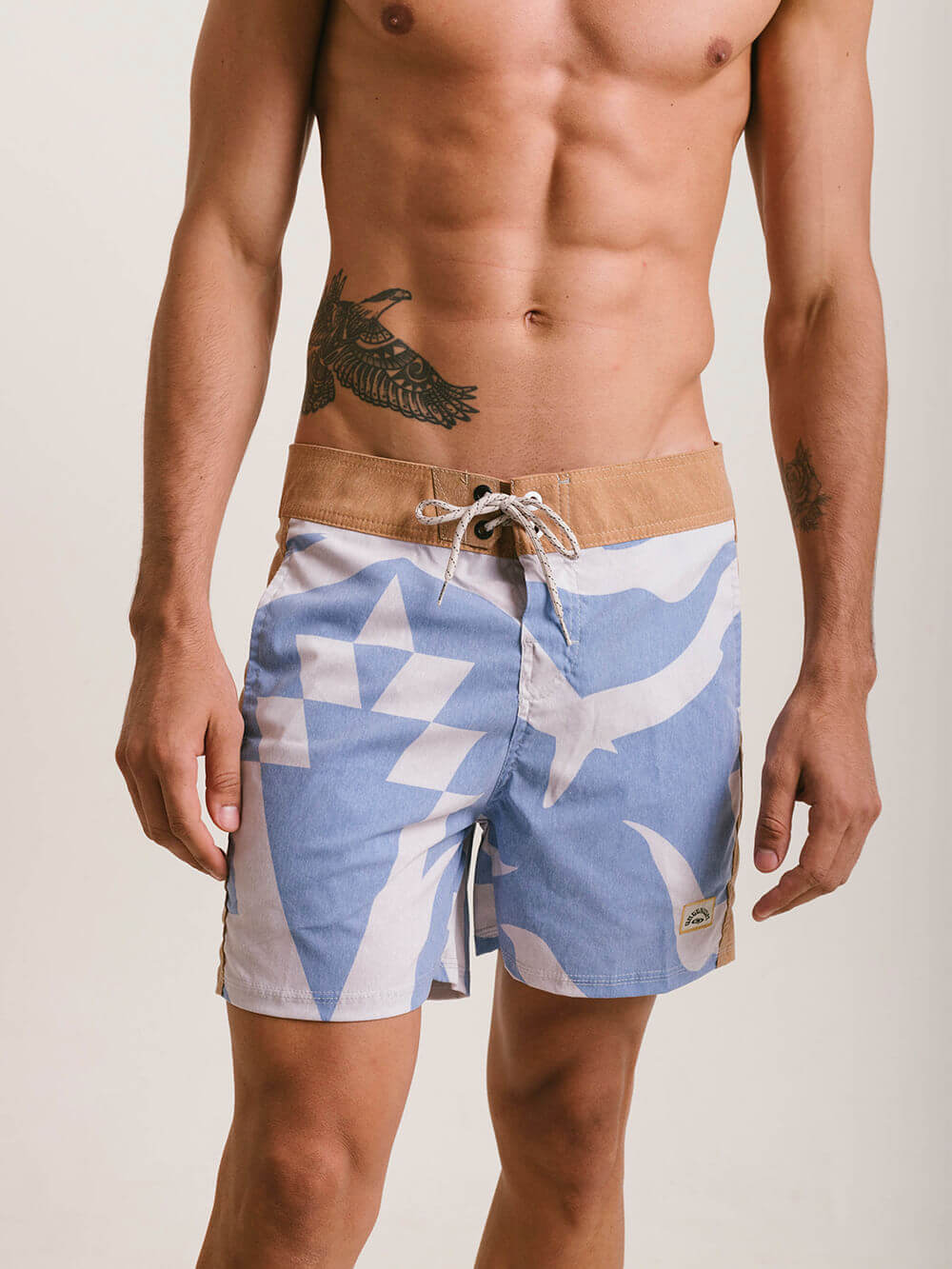 Sunga Boardwalk Pineapple Azul da Greenish com estampa exclusiva e cós anatômico, ideal para relaxar no fim de semana.