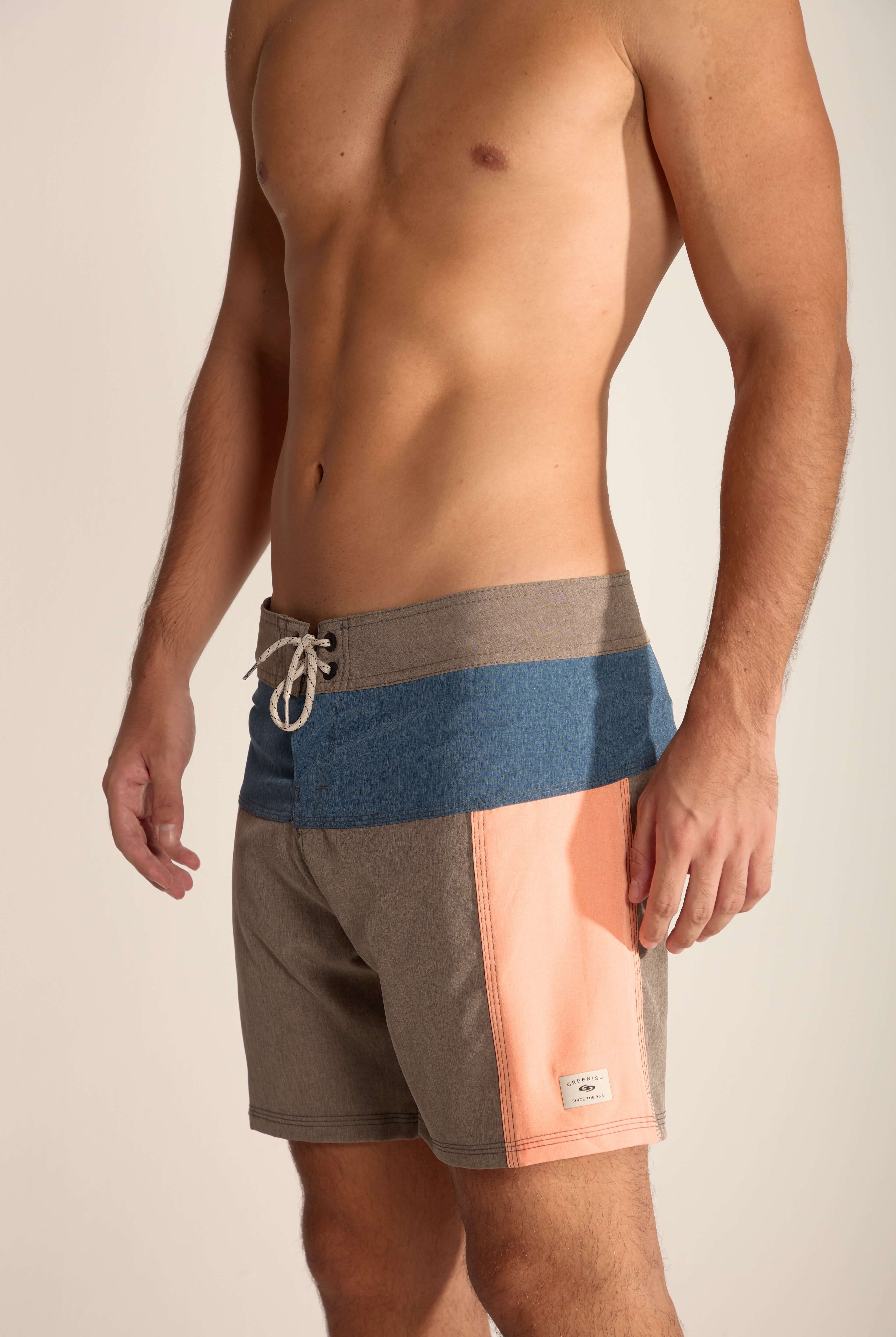 Shorts de banho Boardwalk Backoutdoor da Greenish, conforto e design moderno para aventuras no mar.